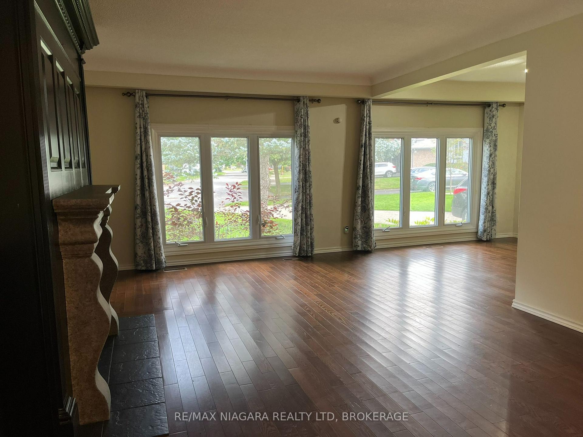 Photo 6 of 71 Glenayr Place, Welland, N. Welland — HOMEH