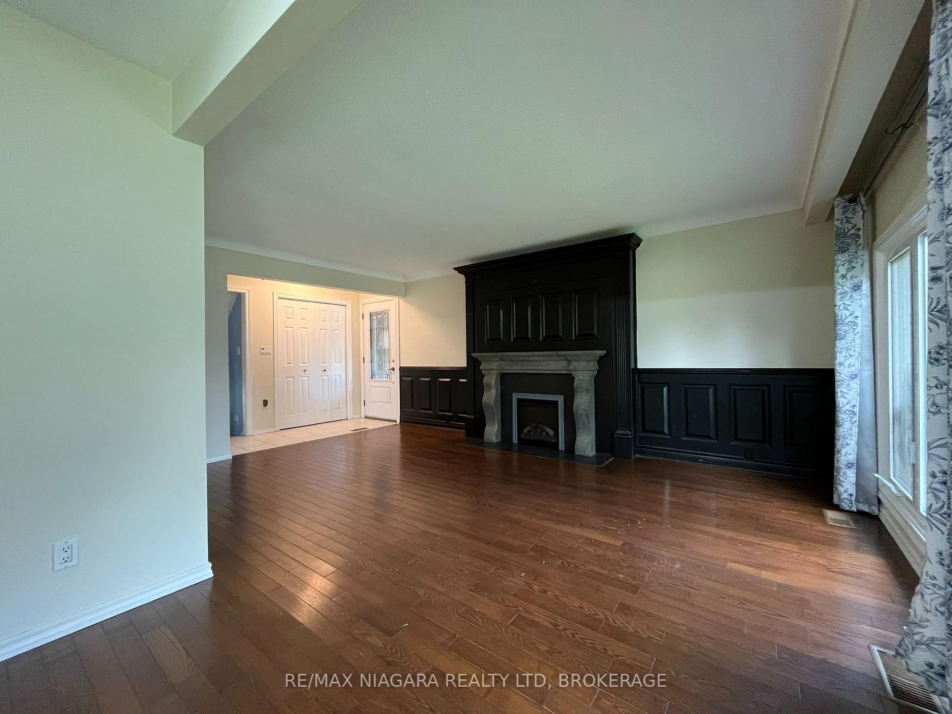 Photo 9 of 71 Glenayr Place, Welland, N. Welland — HOMEH