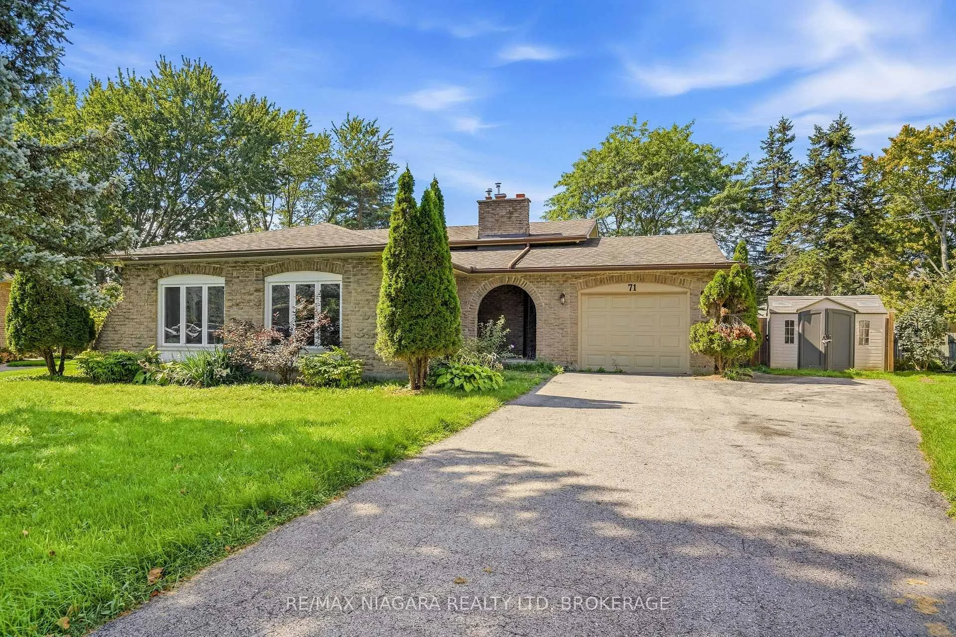 Photo 1 of 71 Glenayr Place, Welland, N. Welland — HOMEH