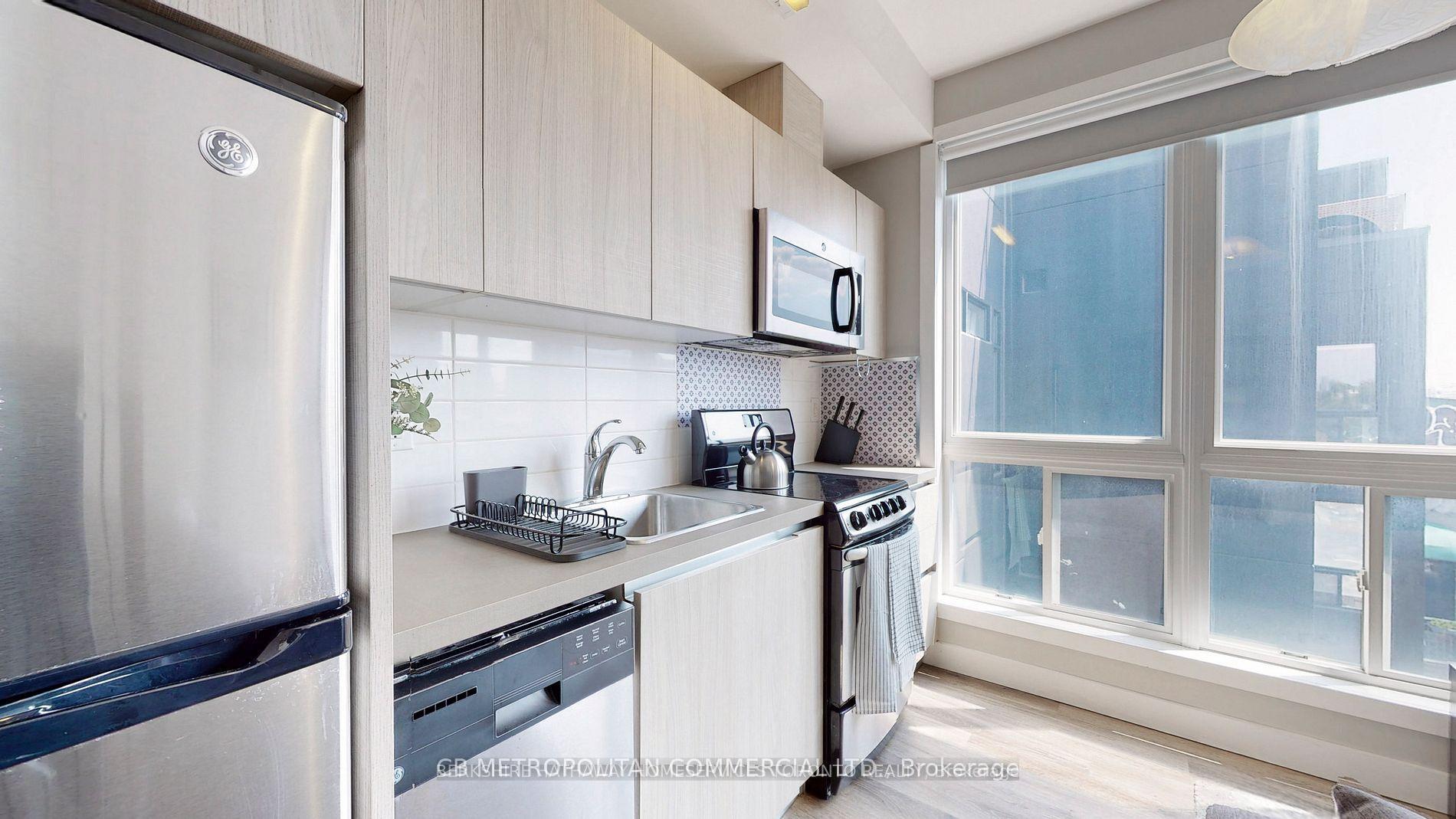 Photo 7 of Unit 403, 335 College Street, Toronto, Kensington-Chinatown — HOMEH