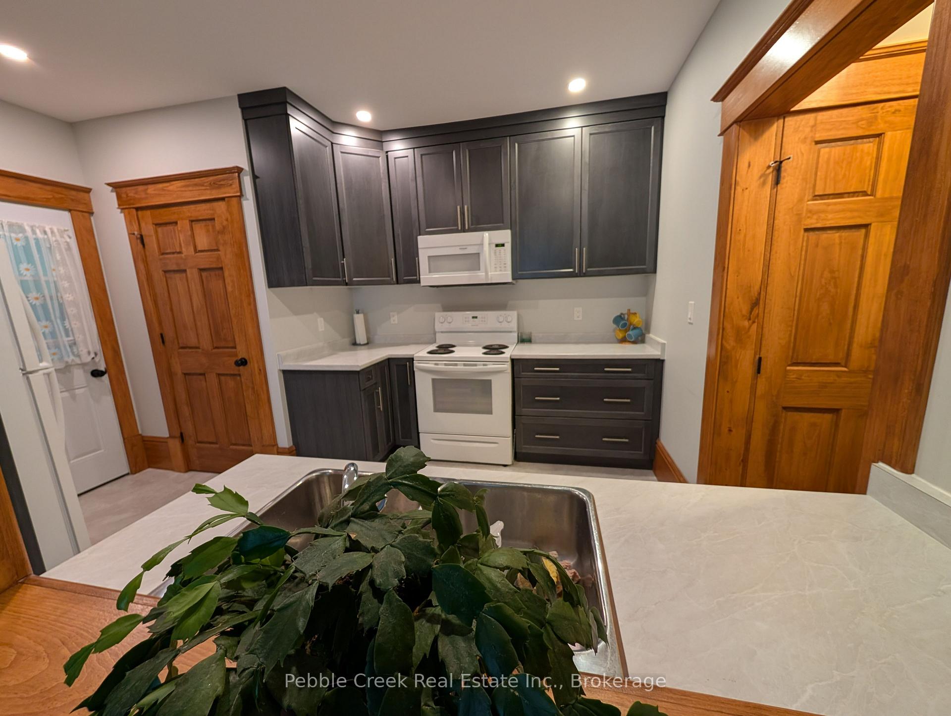 Photo 16 of 180 Cobourg Street, Stratford — HOMEH