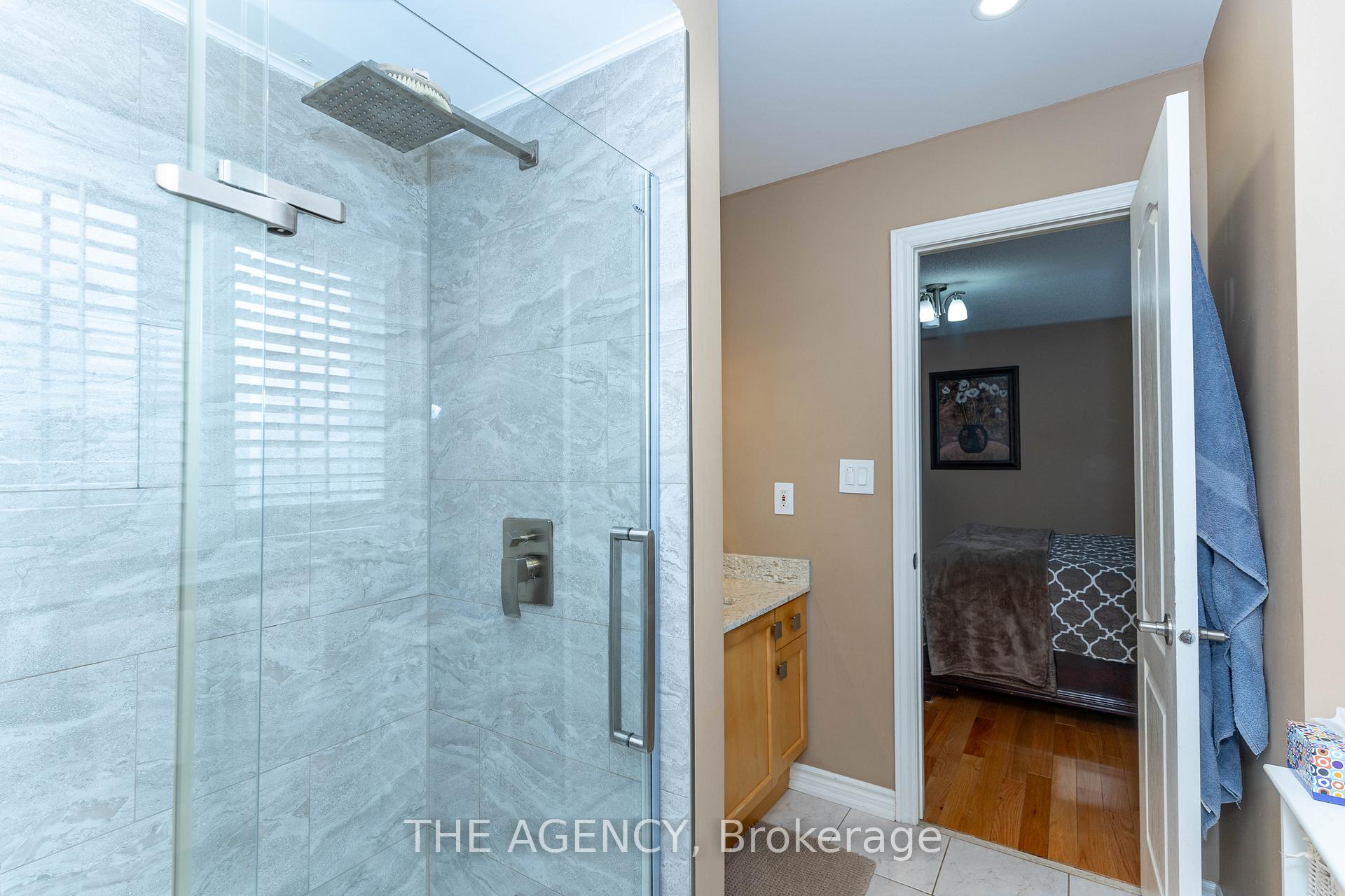 Photo 5 of 54 Thames Drive, Whitby, Rolling Acres — HOMEH