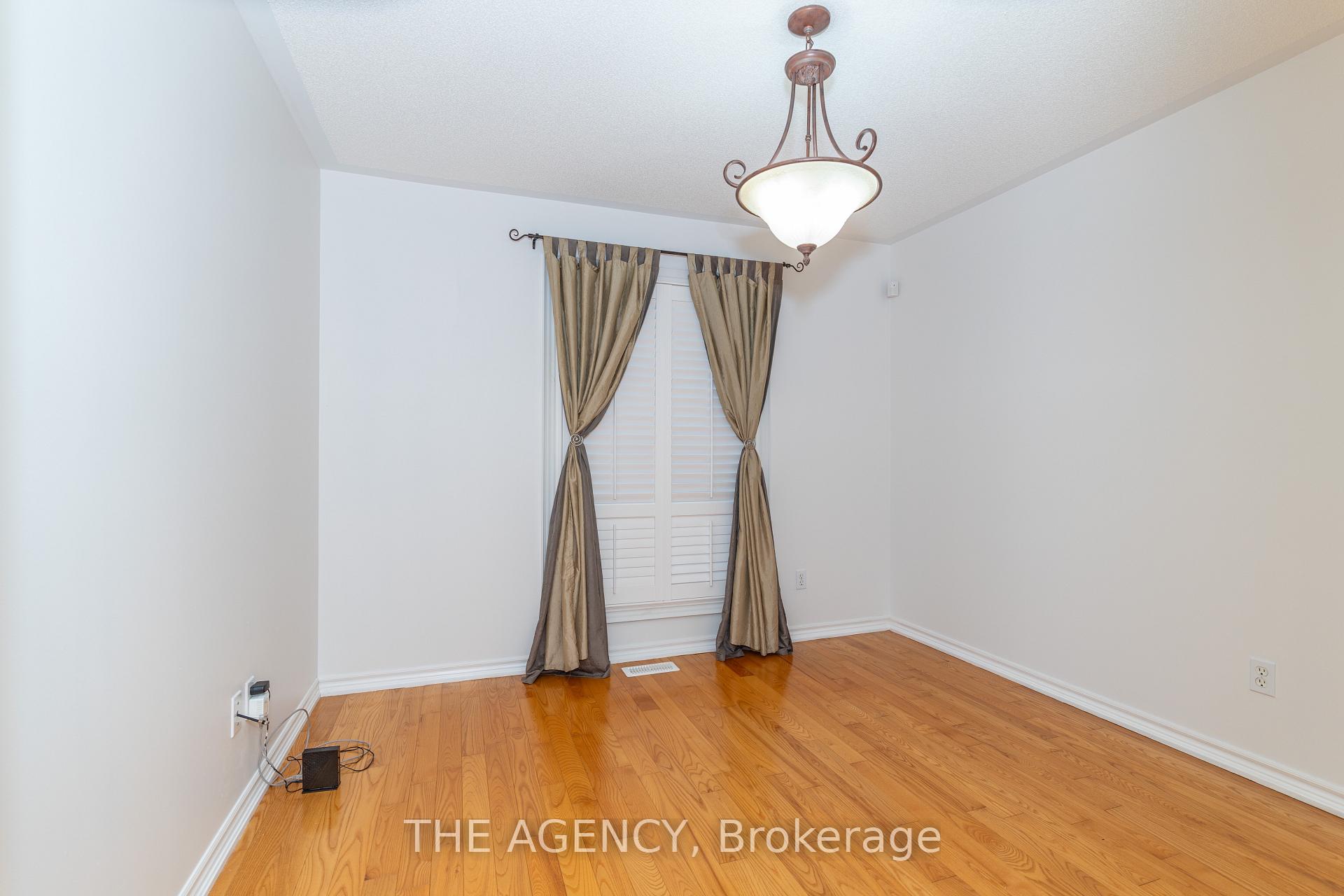 Photo 37 of 54 Thames Drive, Whitby, Rolling Acres — HOMEH