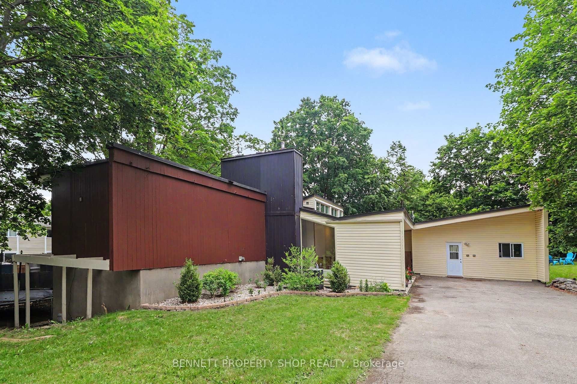 Photo of 1770 Montreal Road