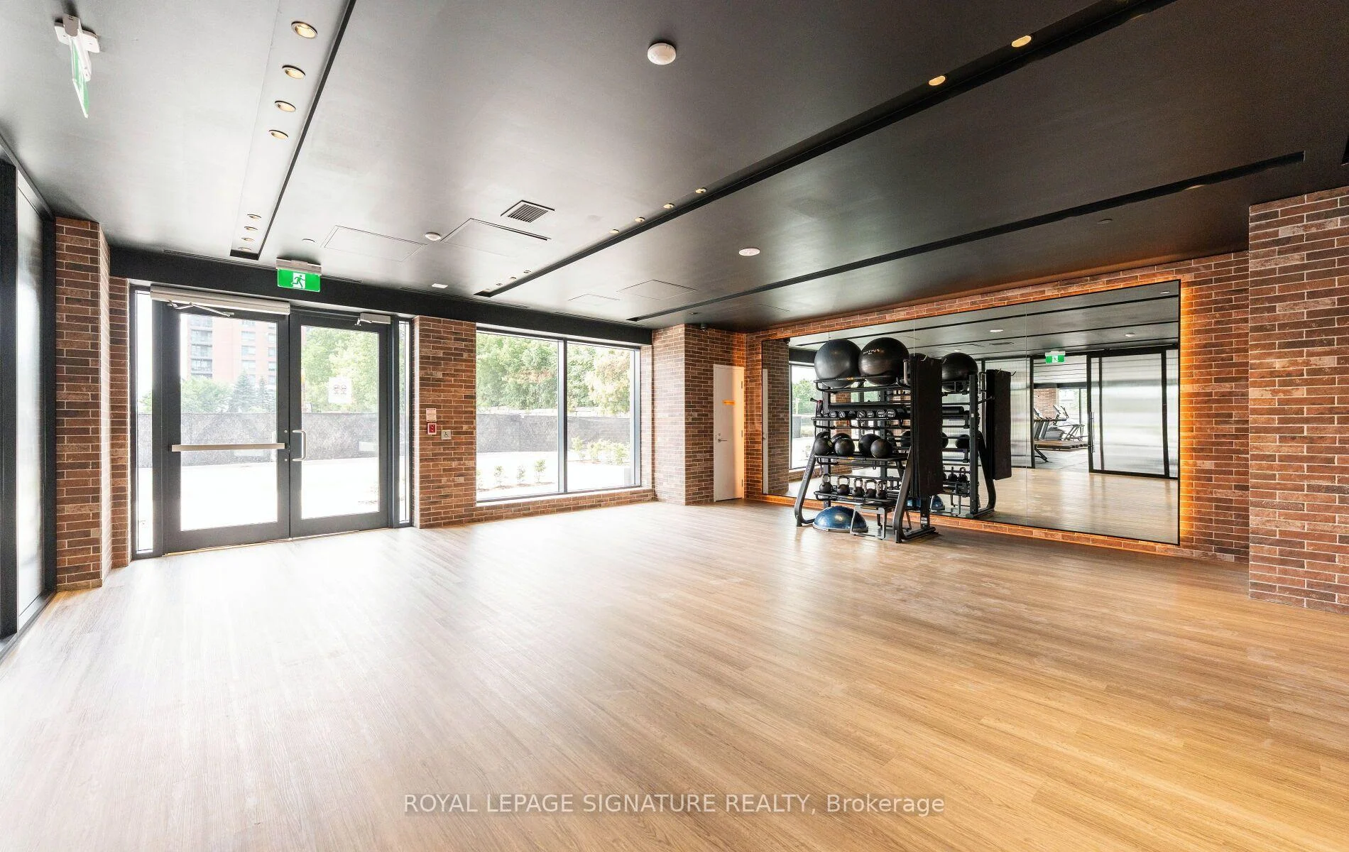 Photo 5 of Unit 1613, 4010 Eglinton Avenue, Etobicoke, Humber Heights — HOMEH