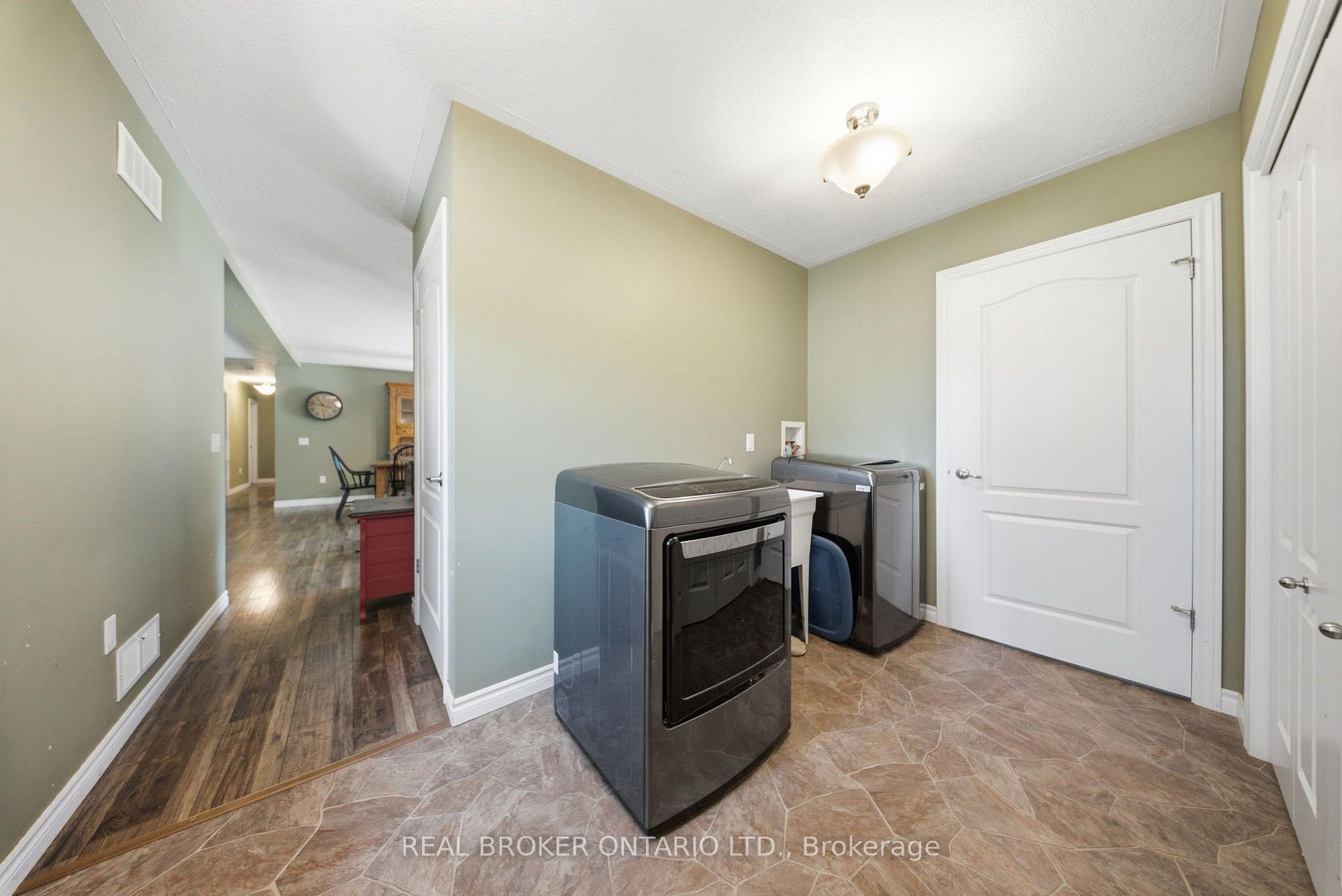 Photo 20 of 66 Talbot Street, Haldimand — HOMEH