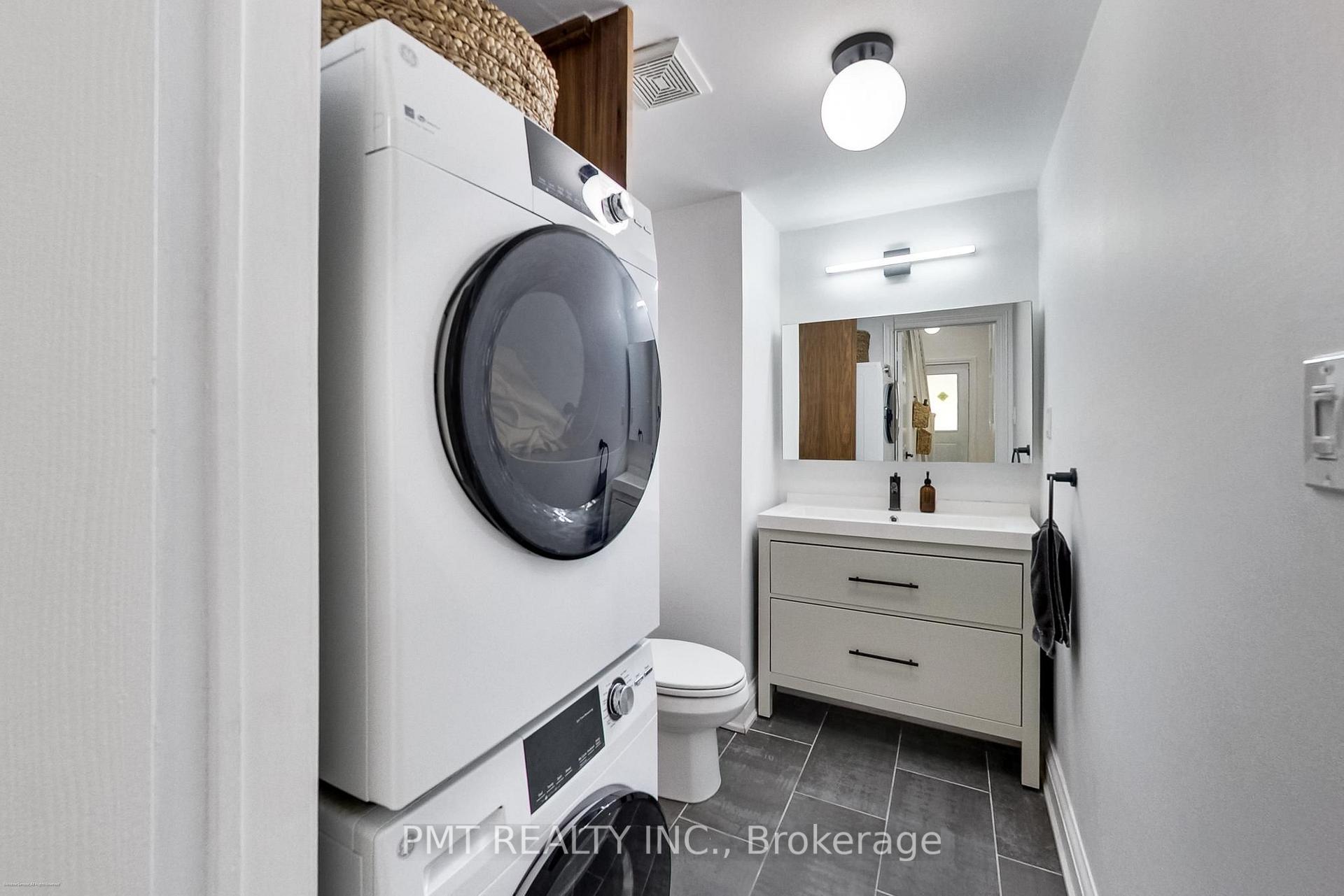 Photo 12 of 22 Connaught Avenue, Toronto, Greenwood-Coxwell — HOMEH