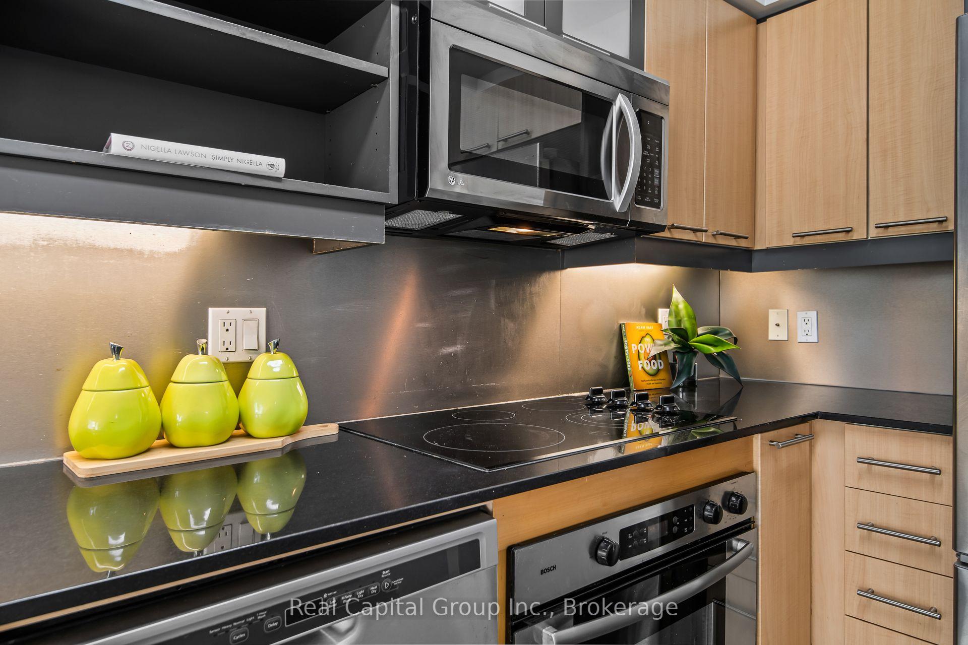 Photo 11 of Unit 918, 36 Blue Jays Way, Toronto, Waterfront Communities — HOMEH