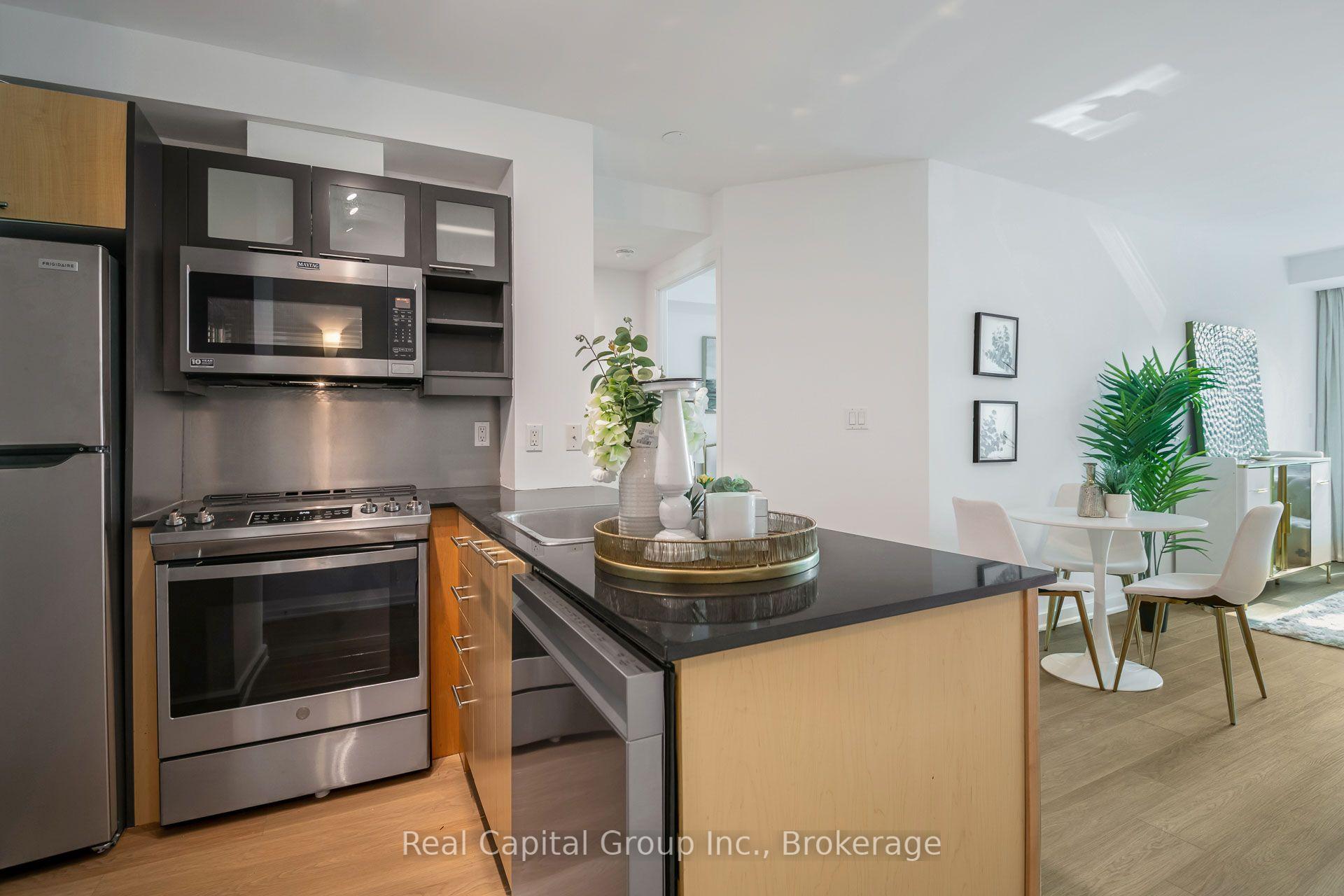 Photo 8 of Unit 528, 36 Blue Jays Way, Toronto, Waterfront Communities — HOMEH