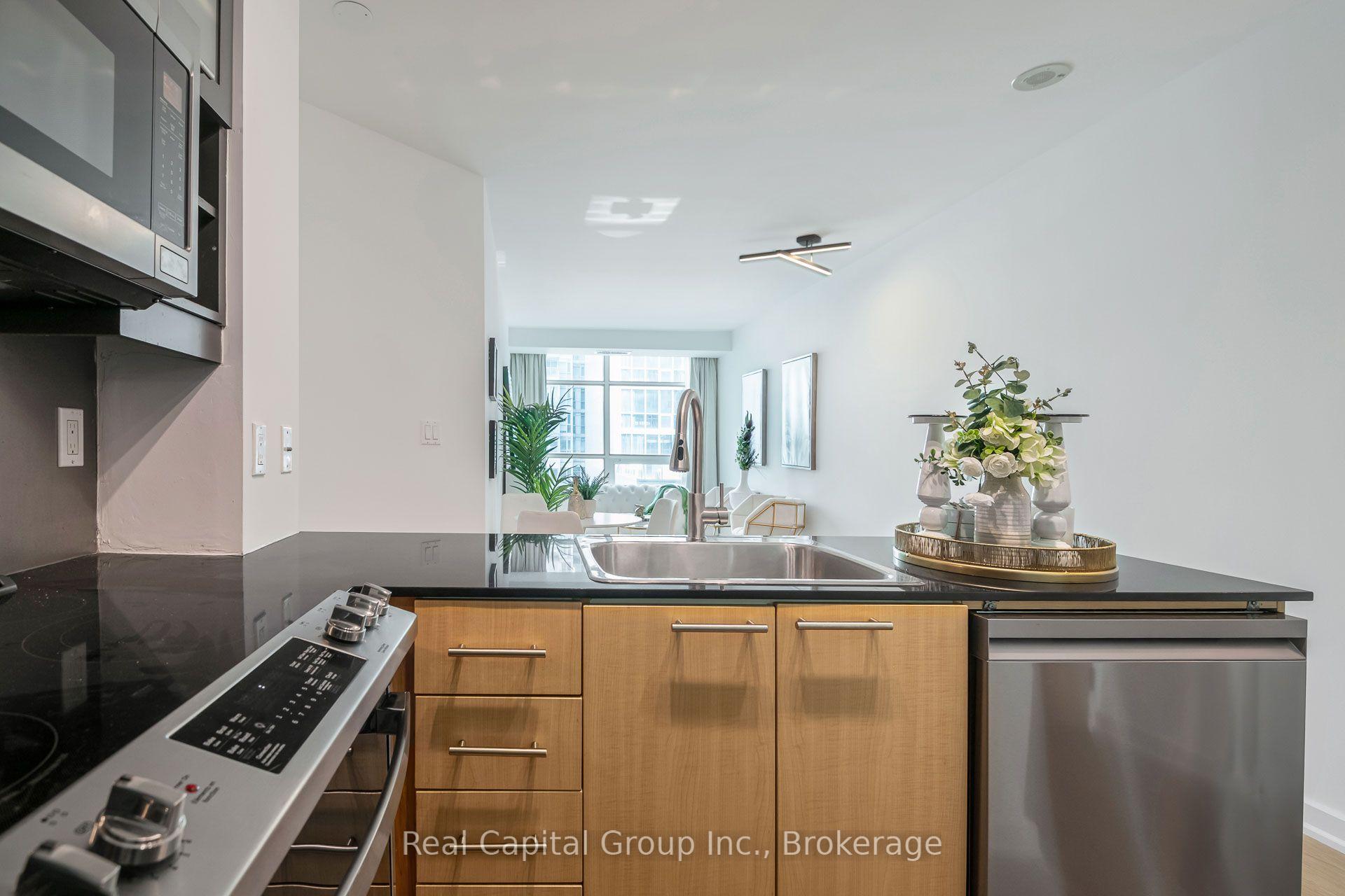 Photo 10 of Unit 528, 36 Blue Jays Way, Toronto, Waterfront Communities — HOMEH