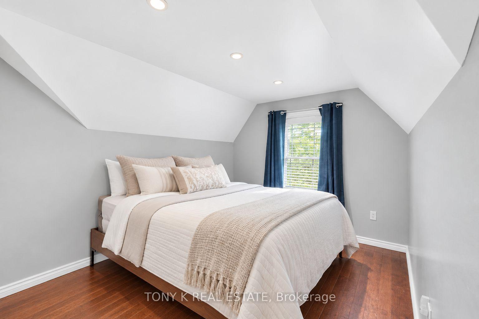 Photo 14 of 1027 Ewart Street, Innisfil, Rural Innisfil — HOMEH