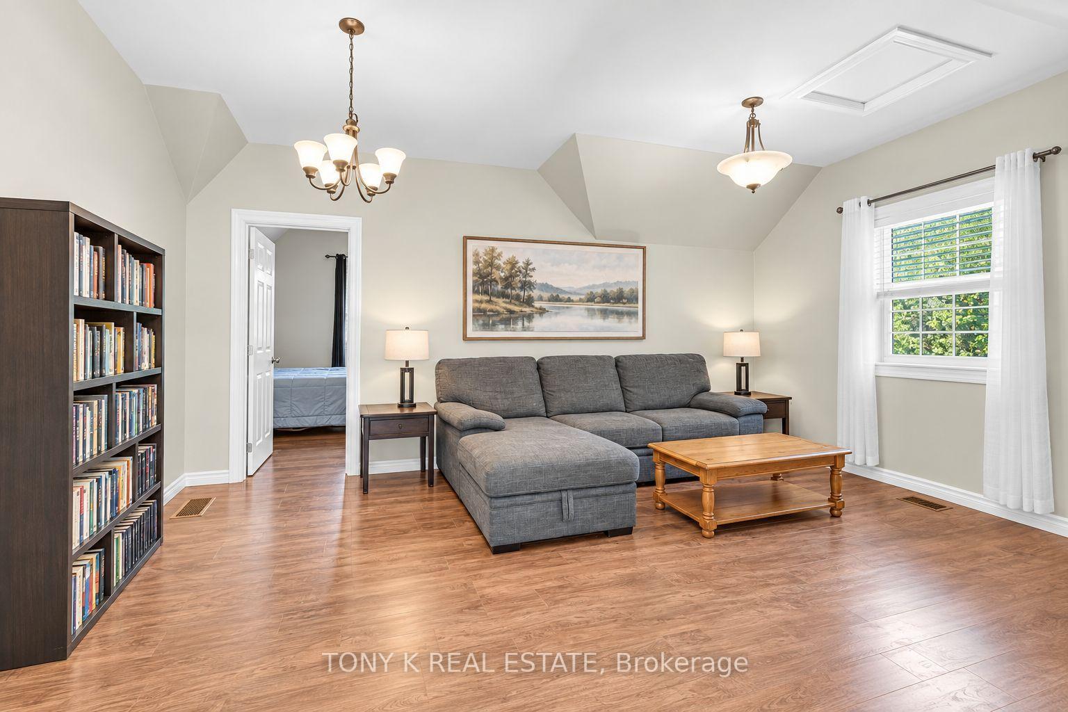 Photo 23 of 1027 Ewart Street, Innisfil, Rural Innisfil — HOMEH