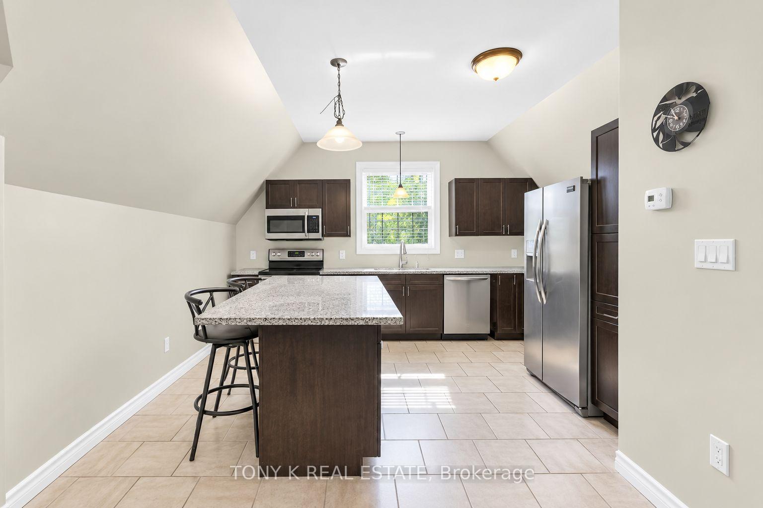 Photo 25 of 1027 Ewart Street, Innisfil, Rural Innisfil — HOMEH