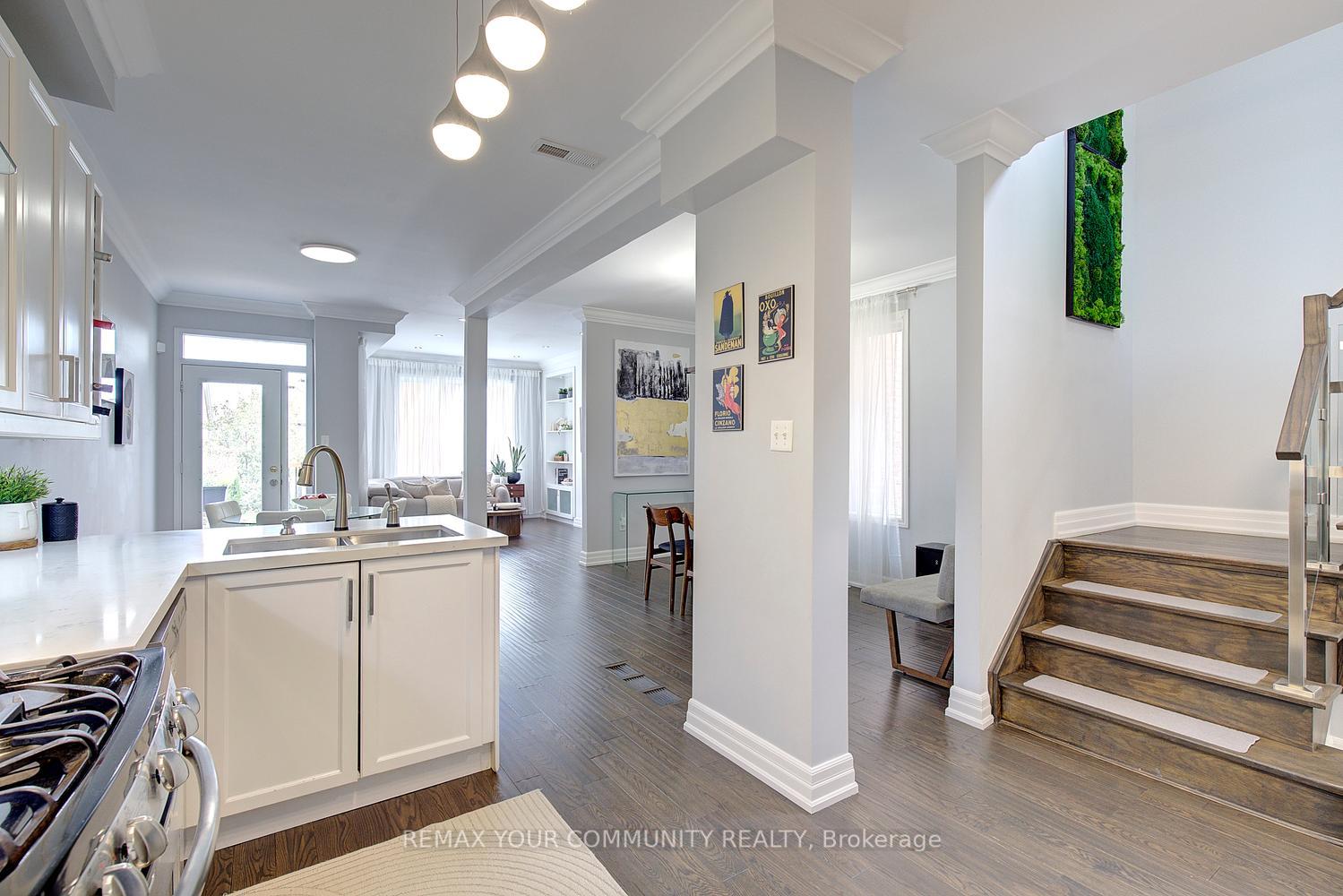 Photo 9 of 110 Big Hill Crescent, Vaughan, Patterson — HOMEH