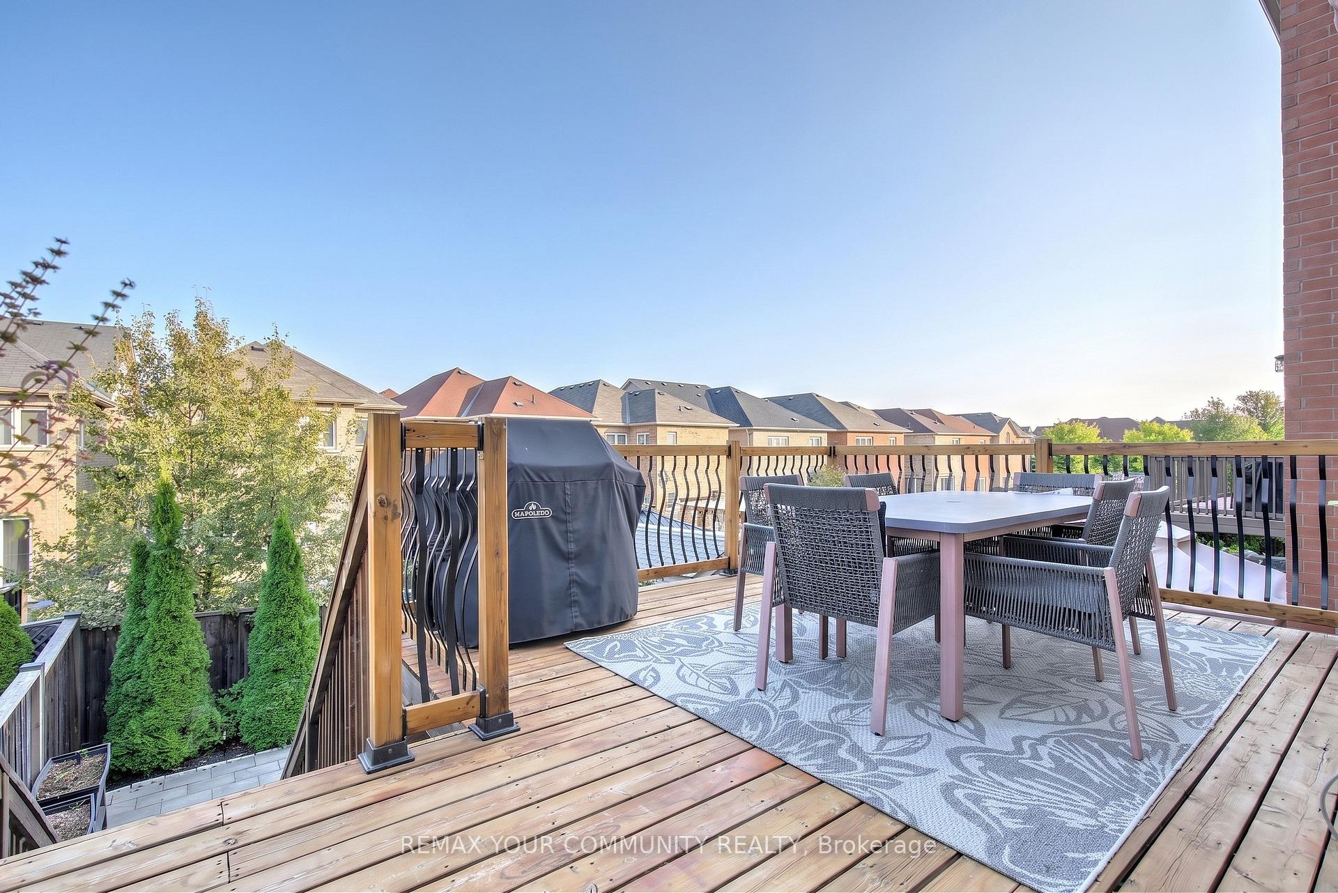 Photo 14 of 110 Big Hill Crescent, Vaughan, Patterson — HOMEH
