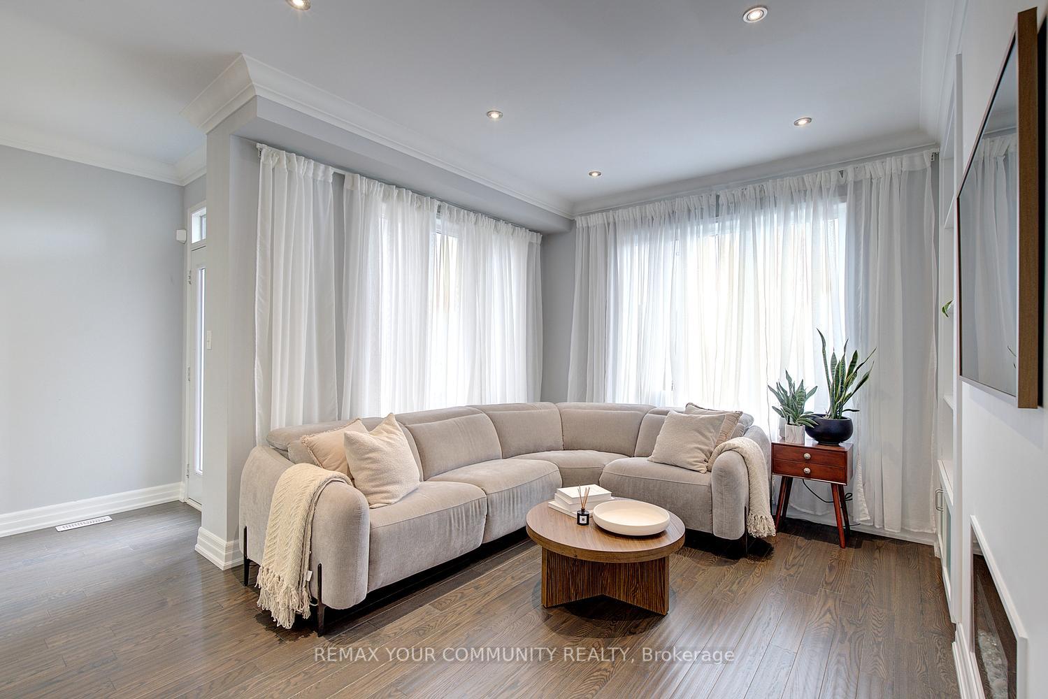 Photo 21 of 110 Big Hill Crescent, Vaughan, Patterson — HOMEH