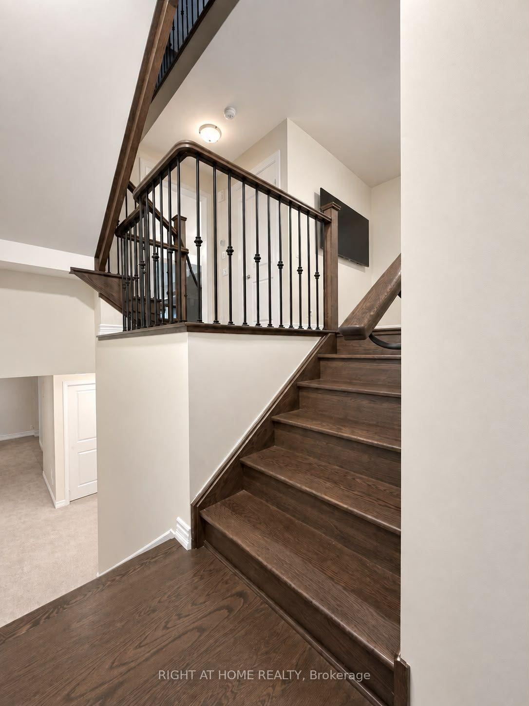 Photo 3 of 10 Morrison Crescent, Whitby, Rural Whitby — HOMEH