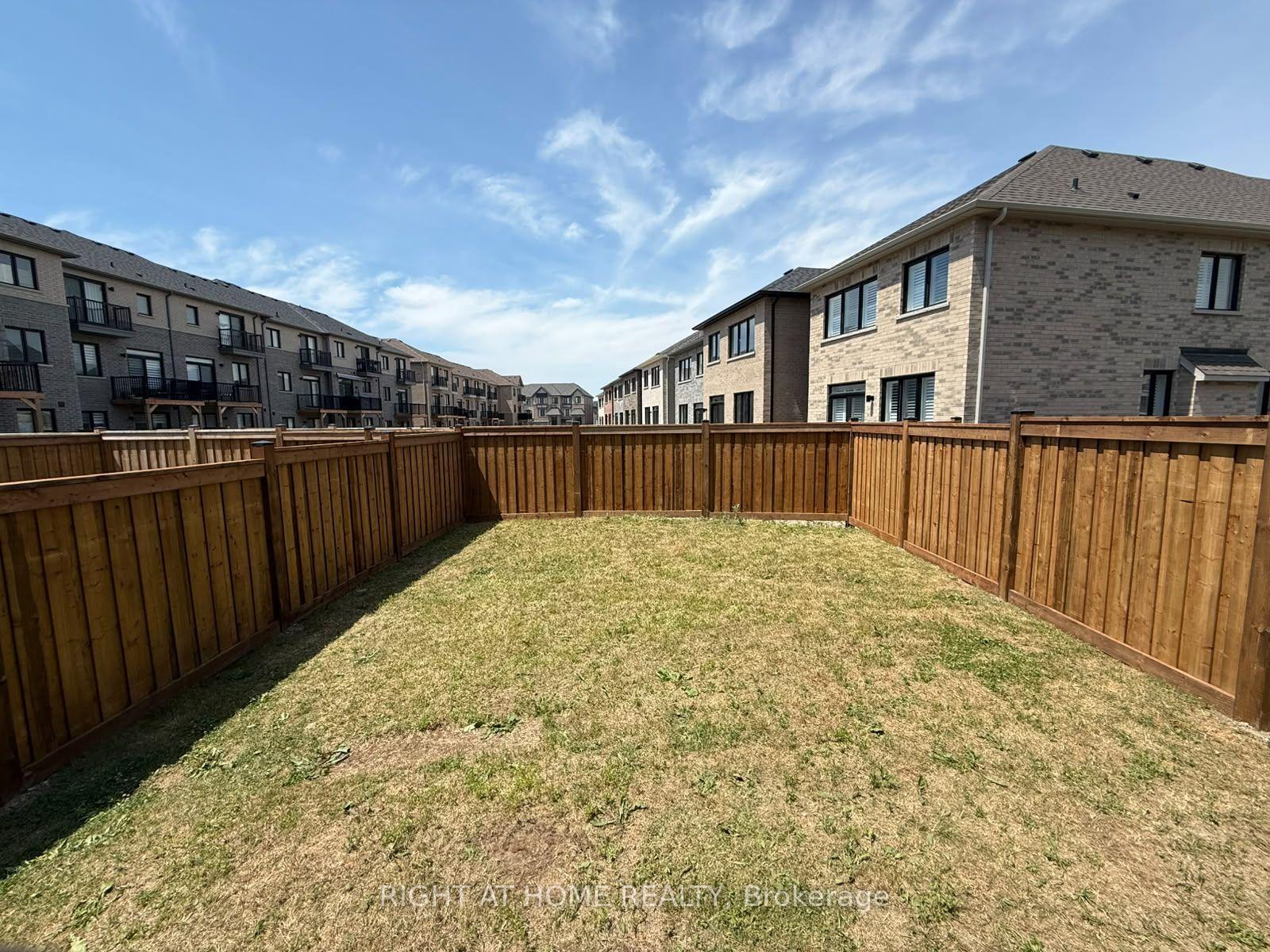 Photo 19 of 10 Morrison Crescent, Whitby, Rural Whitby — HOMEH