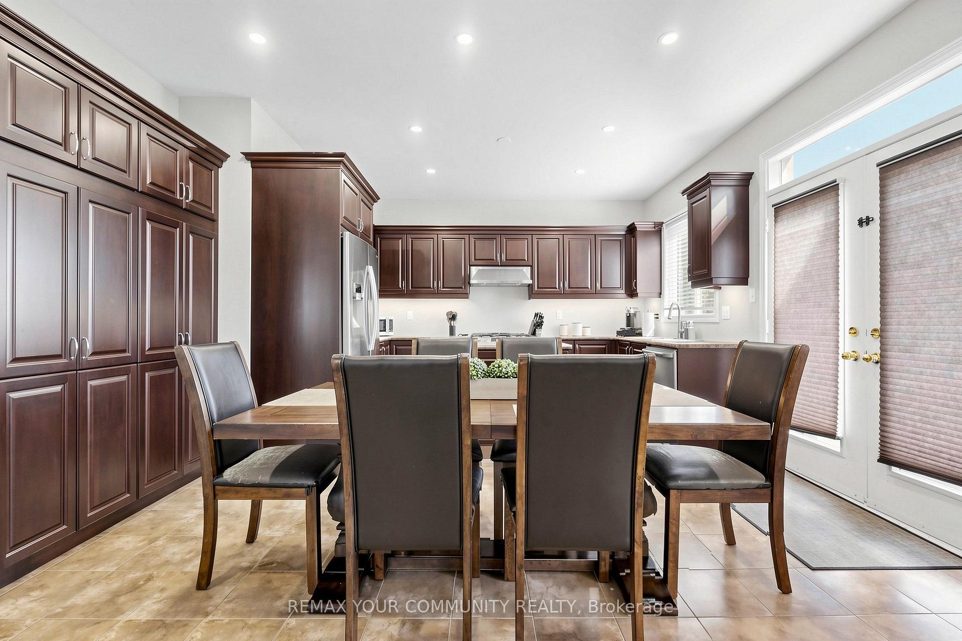 Photo 5 of 11 Trudeau Drive, Vaughan, Vellore Village — HOMEH
