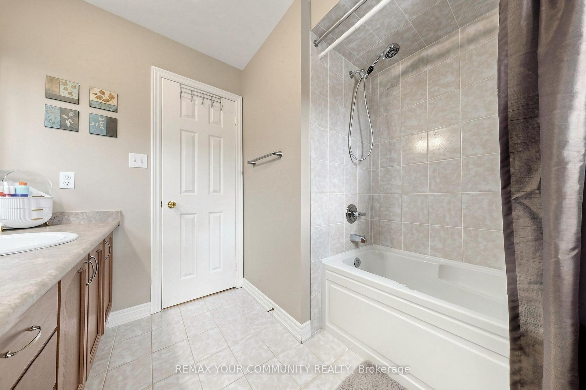 Photo 21 of 11 Trudeau Drive, Vaughan, Vellore Village — HOMEH