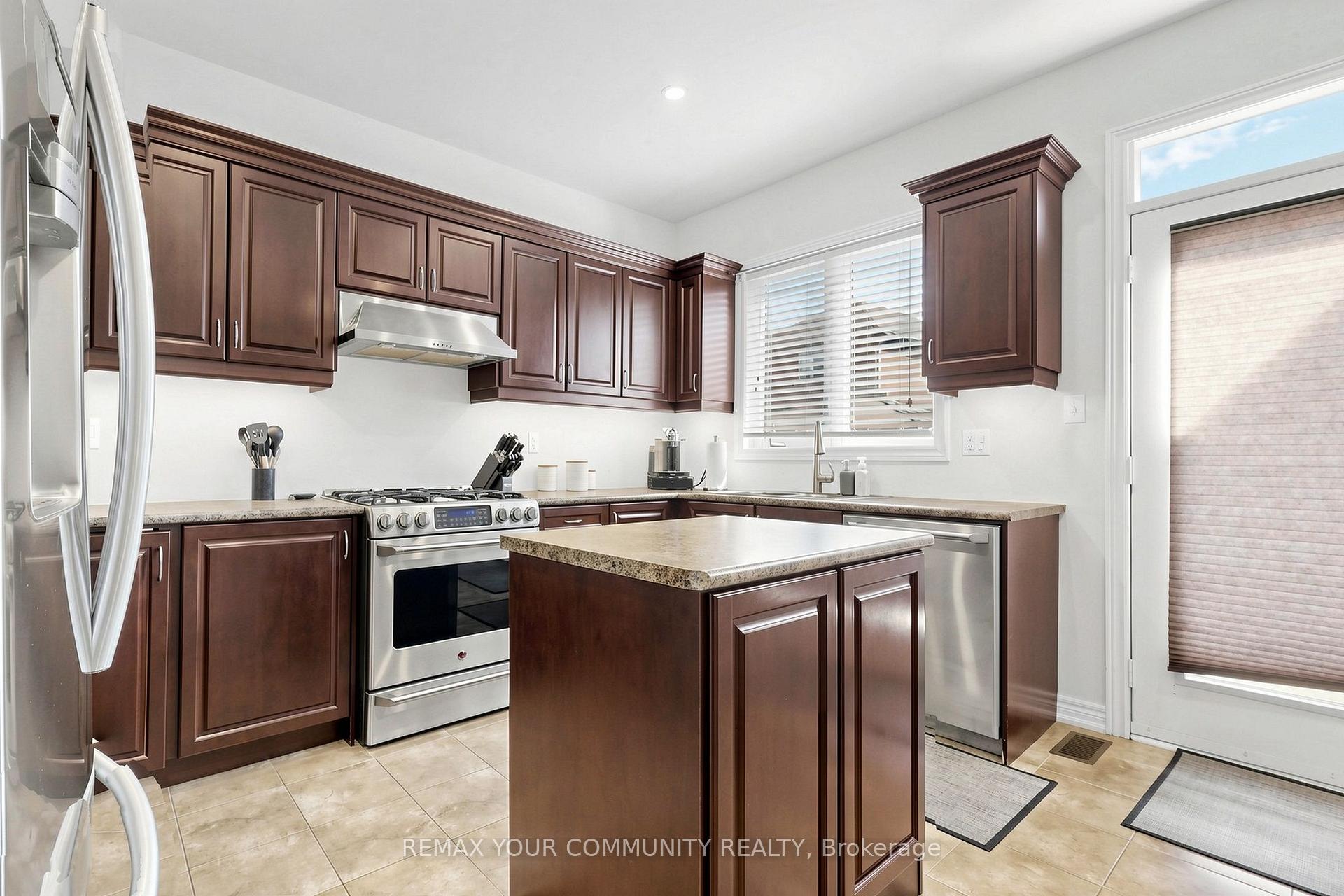 Photo 45 of 11 Trudeau Drive, Vaughan, Vellore Village — HOMEH