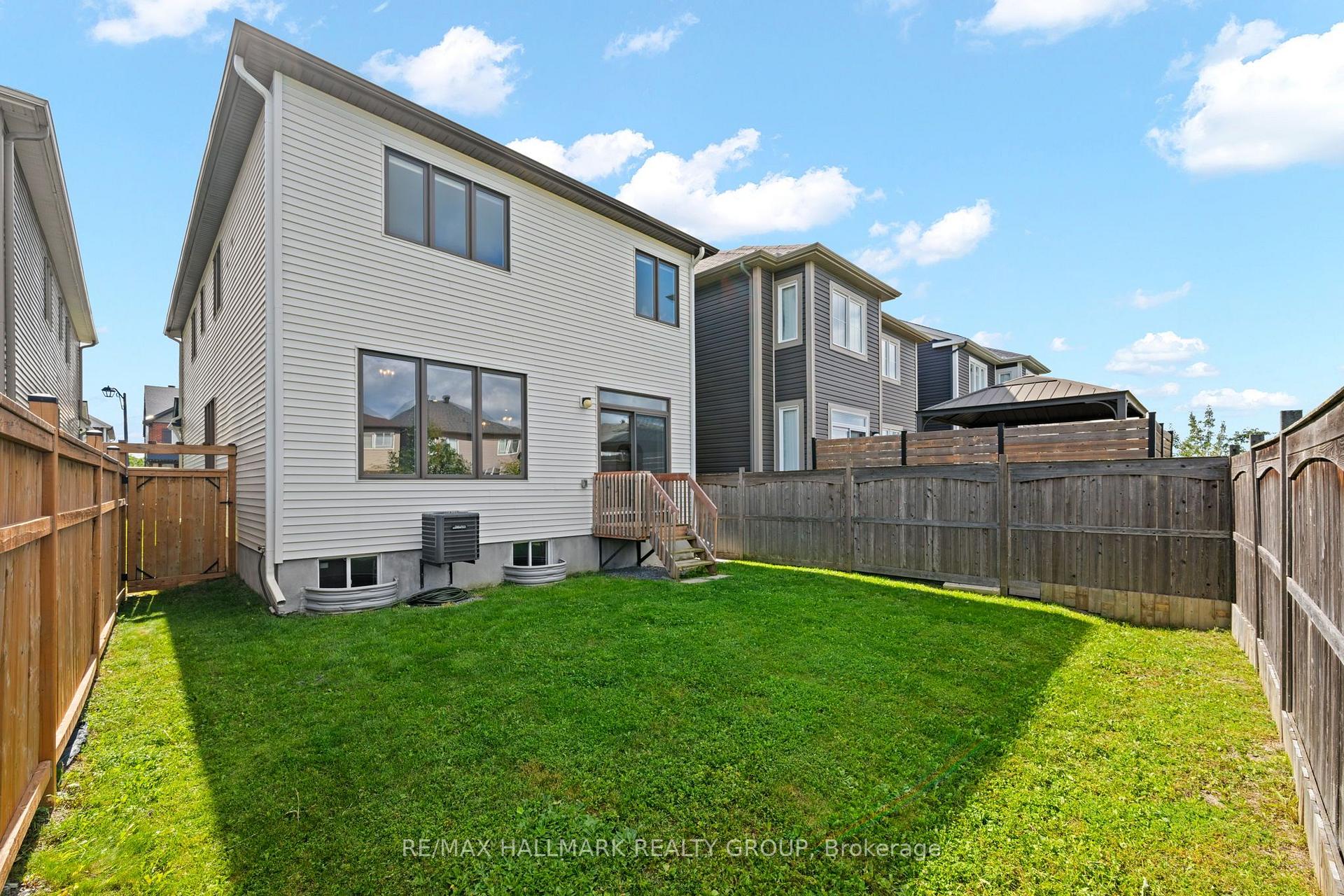 Photo 37 of 114 Sweetvalley Drive, Ottawa, Avalon West — HOMEH
