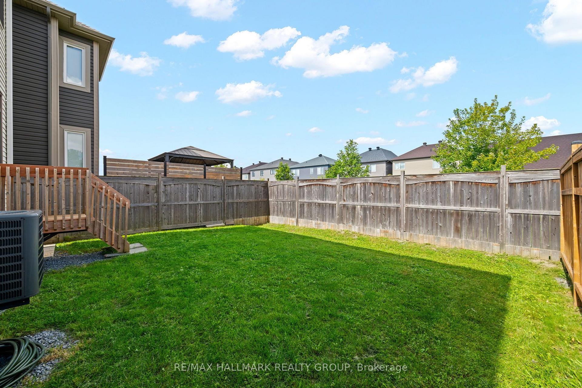 Photo 38 of 114 Sweetvalley Drive, Ottawa, Avalon West — HOMEH