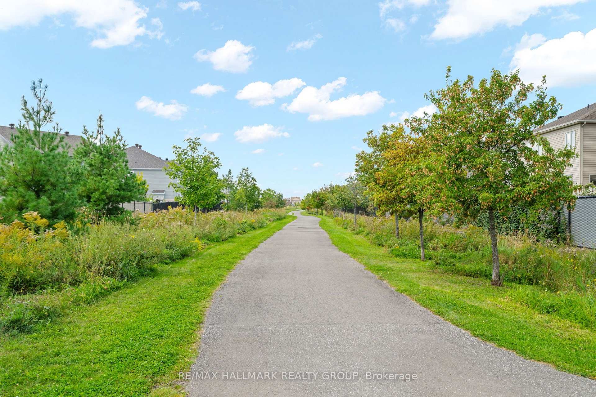 Photo 39 of 114 Sweetvalley Drive, Ottawa, Avalon West — HOMEH