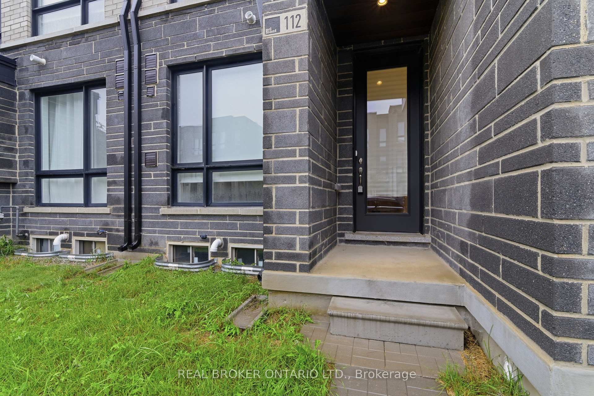 Photo 3 of 112 Stauffer Crescent, Markham, Cornell — HOMEH