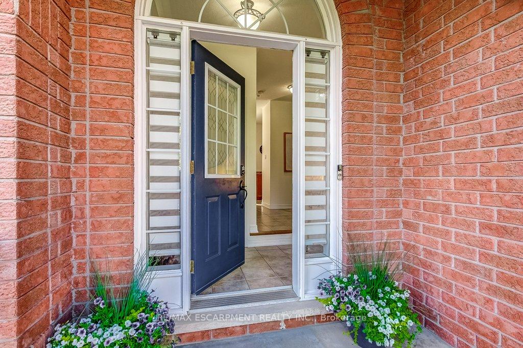 Photo 3 of 178 Chudleigh Street, Hamilton, Waterdown — HOMEH