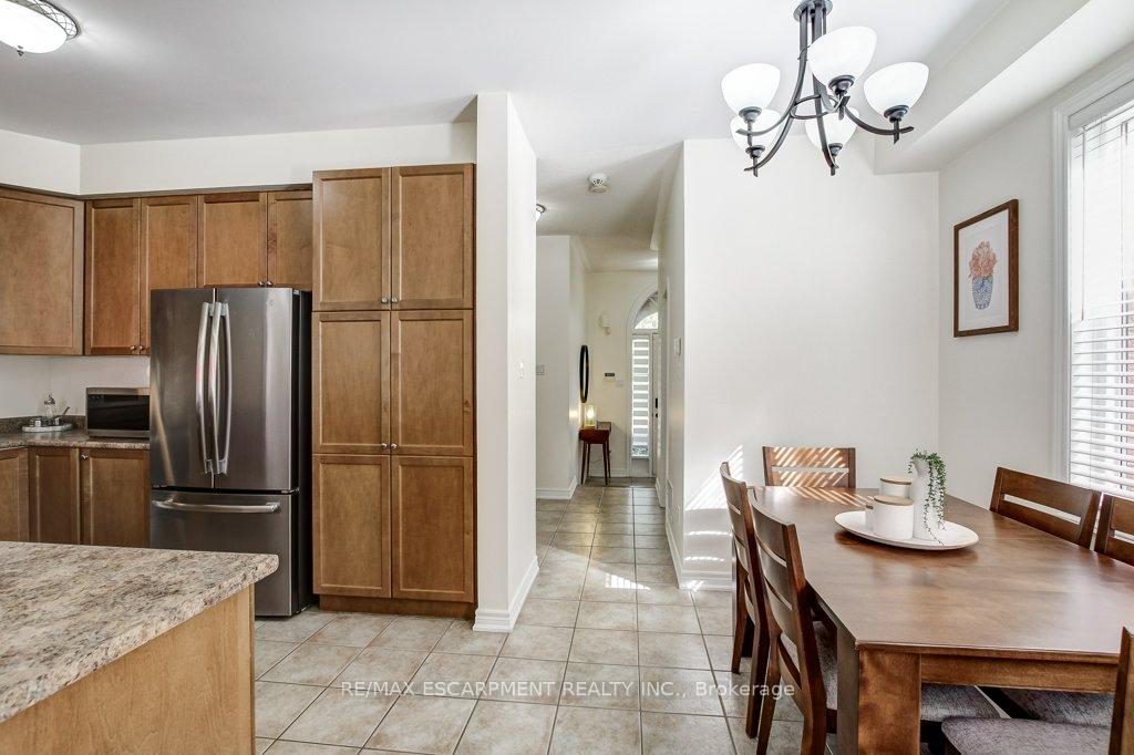 Photo 13 of 178 Chudleigh Street, Hamilton, Waterdown — HOMEH