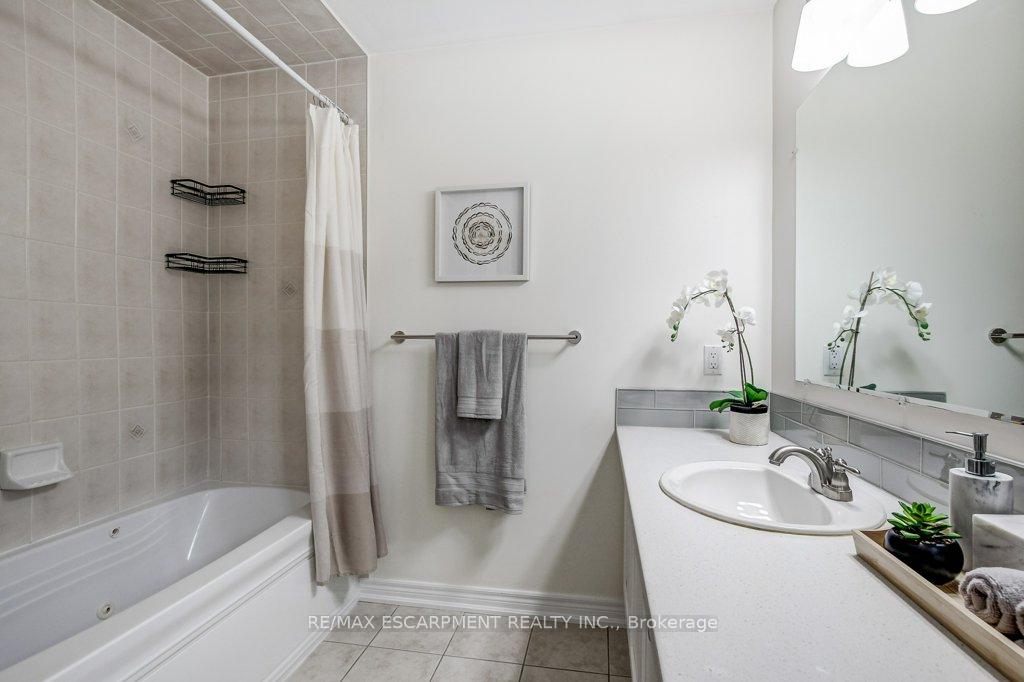 Photo 20 of 178 Chudleigh Street, Hamilton, Waterdown — HOMEH