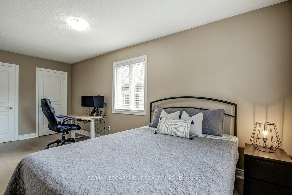 Photo 21 of 178 Chudleigh Street, Hamilton, Waterdown — HOMEH