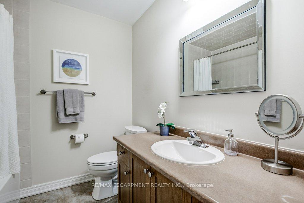 Photo 23 of 178 Chudleigh Street, Hamilton, Waterdown — HOMEH