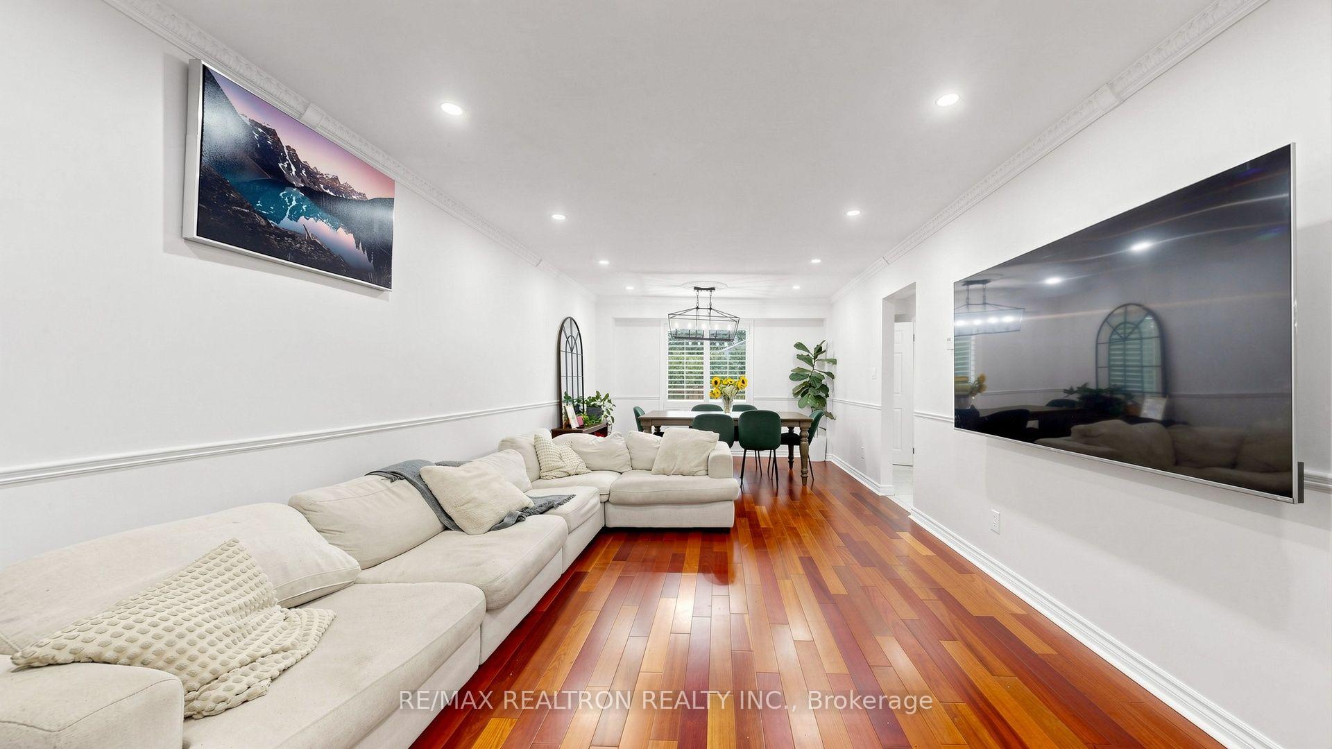 Photo 8 of 349 Siena Court, Oshawa, McLaughlin — HOMEH