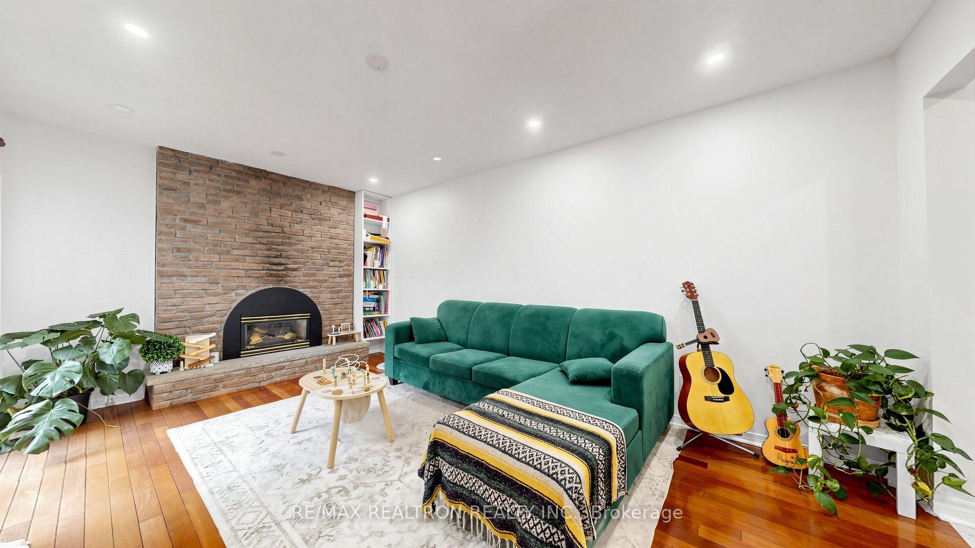 Photo 15 of 349 Siena Court, Oshawa, McLaughlin — HOMEH