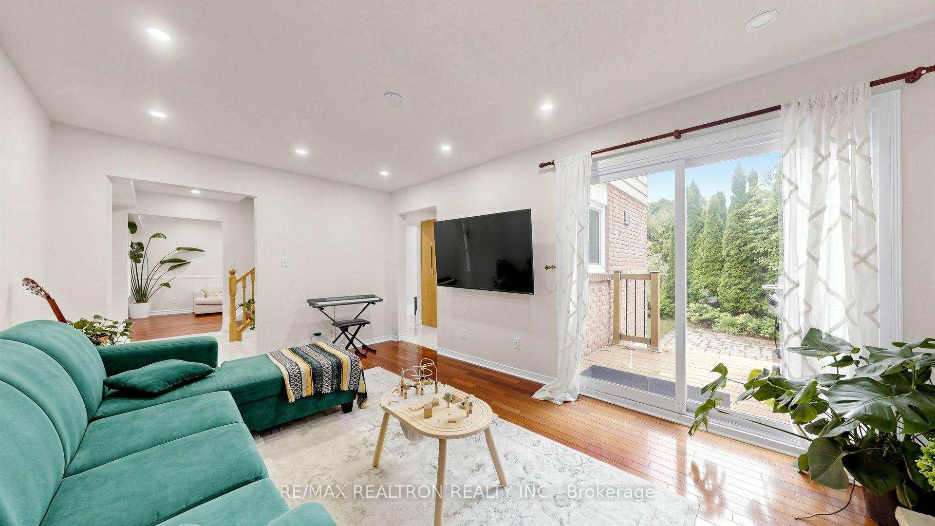 Photo 16 of 349 Siena Court, Oshawa, McLaughlin — HOMEH