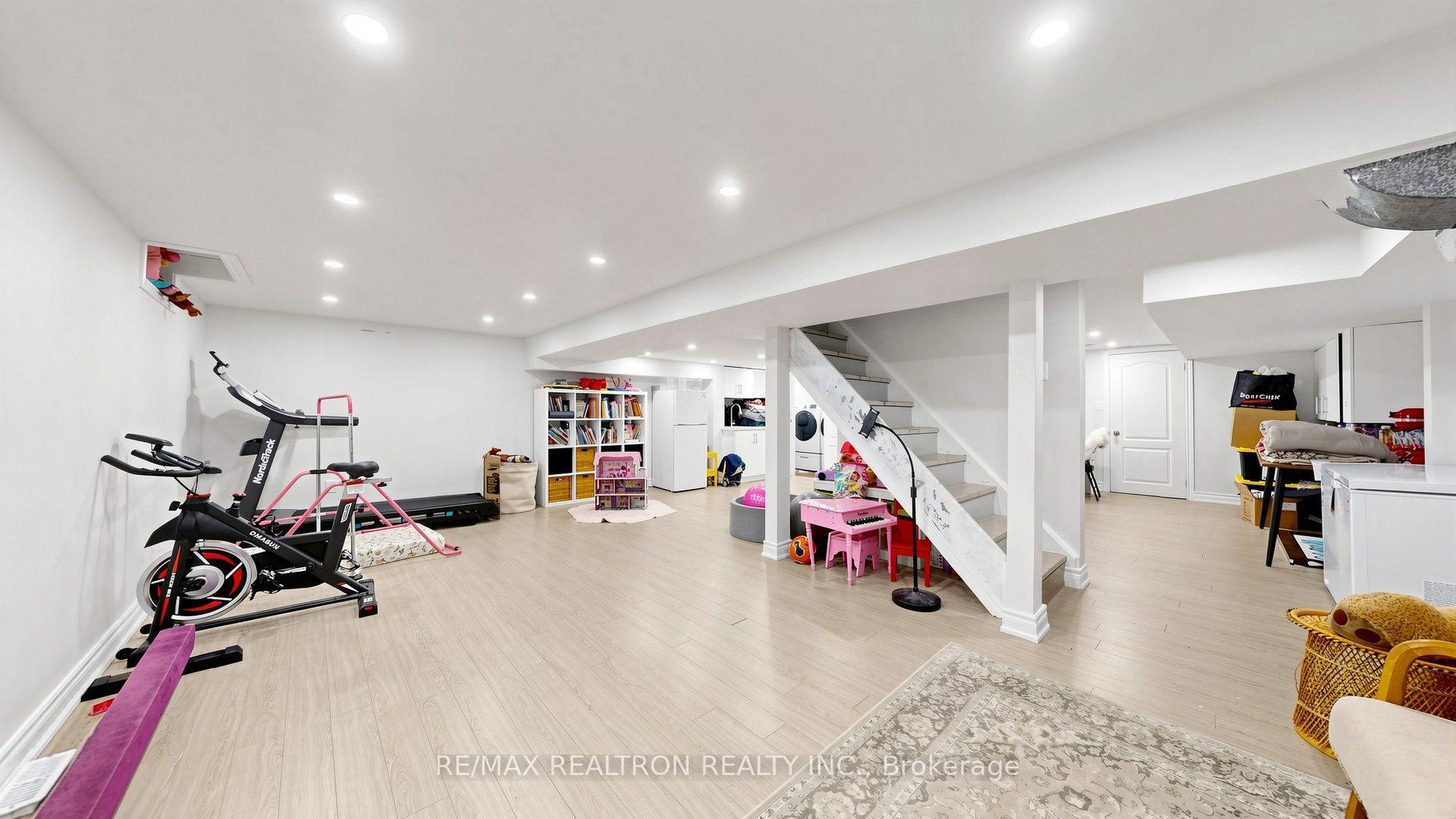 Photo 37 of 349 Siena Court, Oshawa, McLaughlin — HOMEH