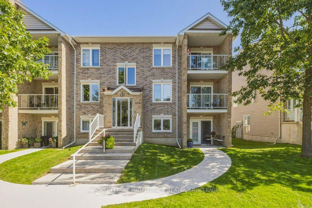 Photo of Unit 2104, 225 Oak Street