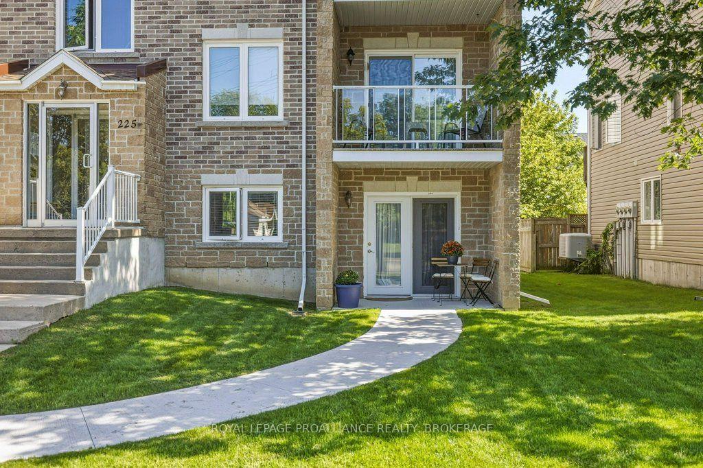 Photo 3 of Unit 2104, 225 Oak Street, Gananoque, Gananoque — HOMEH