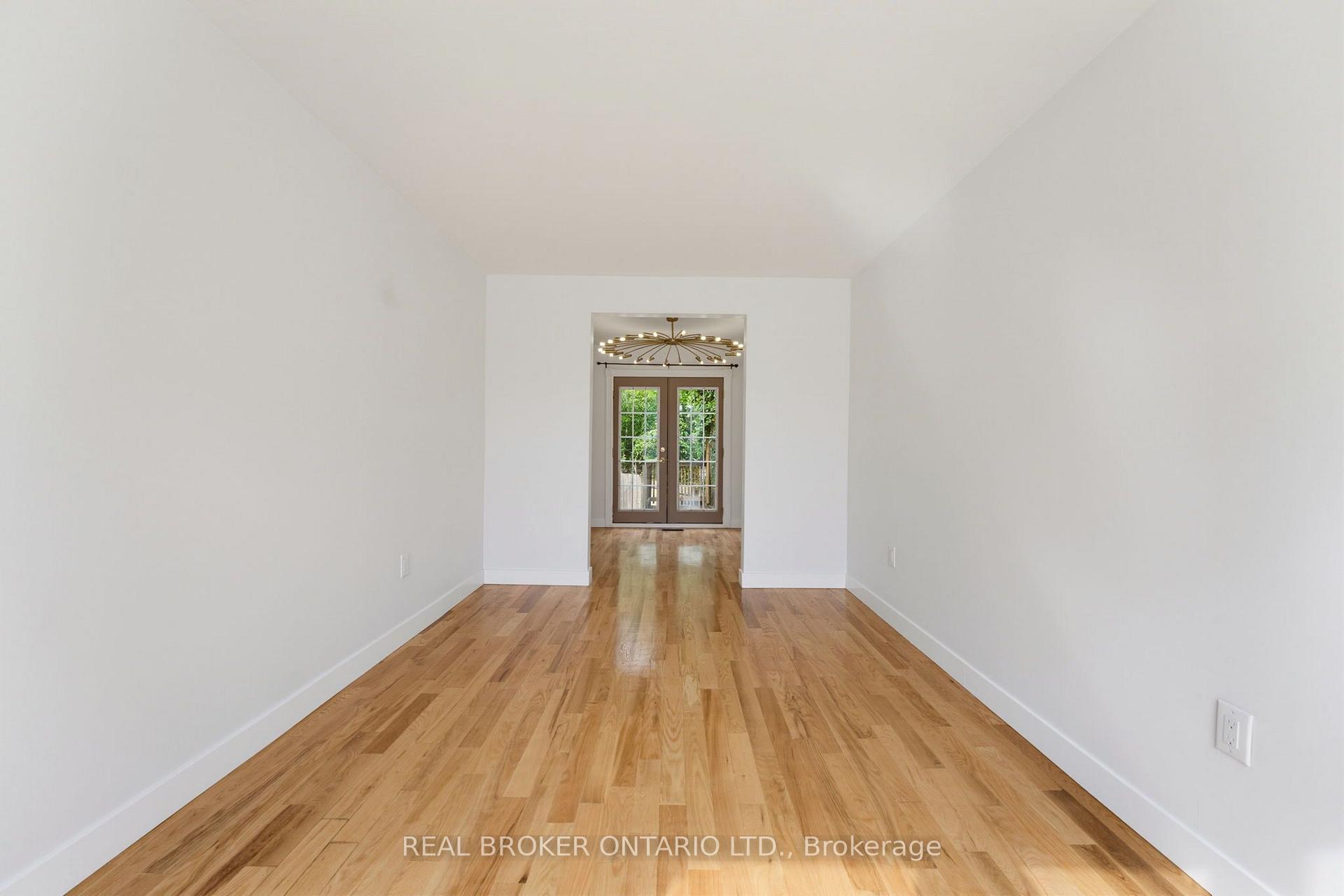 Photo 11 of 805 Tate Avenue, Hamilton, Parkview — HOMEH