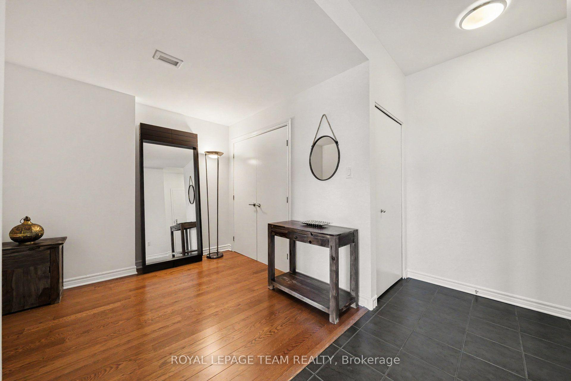 Photo 5 of Unit 1806, 70 Landry Street, Ottawa, Vanier — HOMEH
