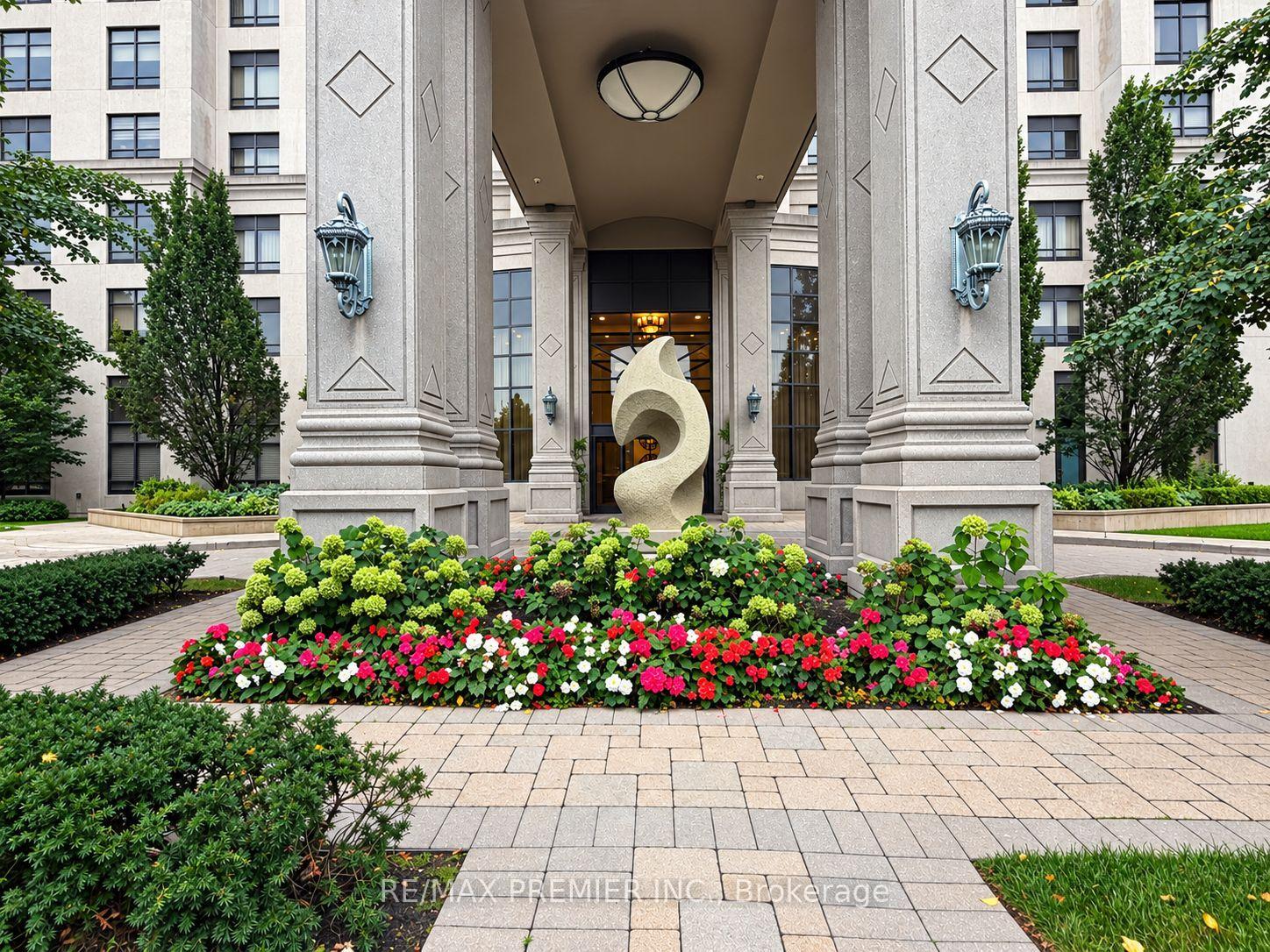 Photo 2 of Unit 1009, 9245 Jane Street, Vaughan, Maple — HOMEH