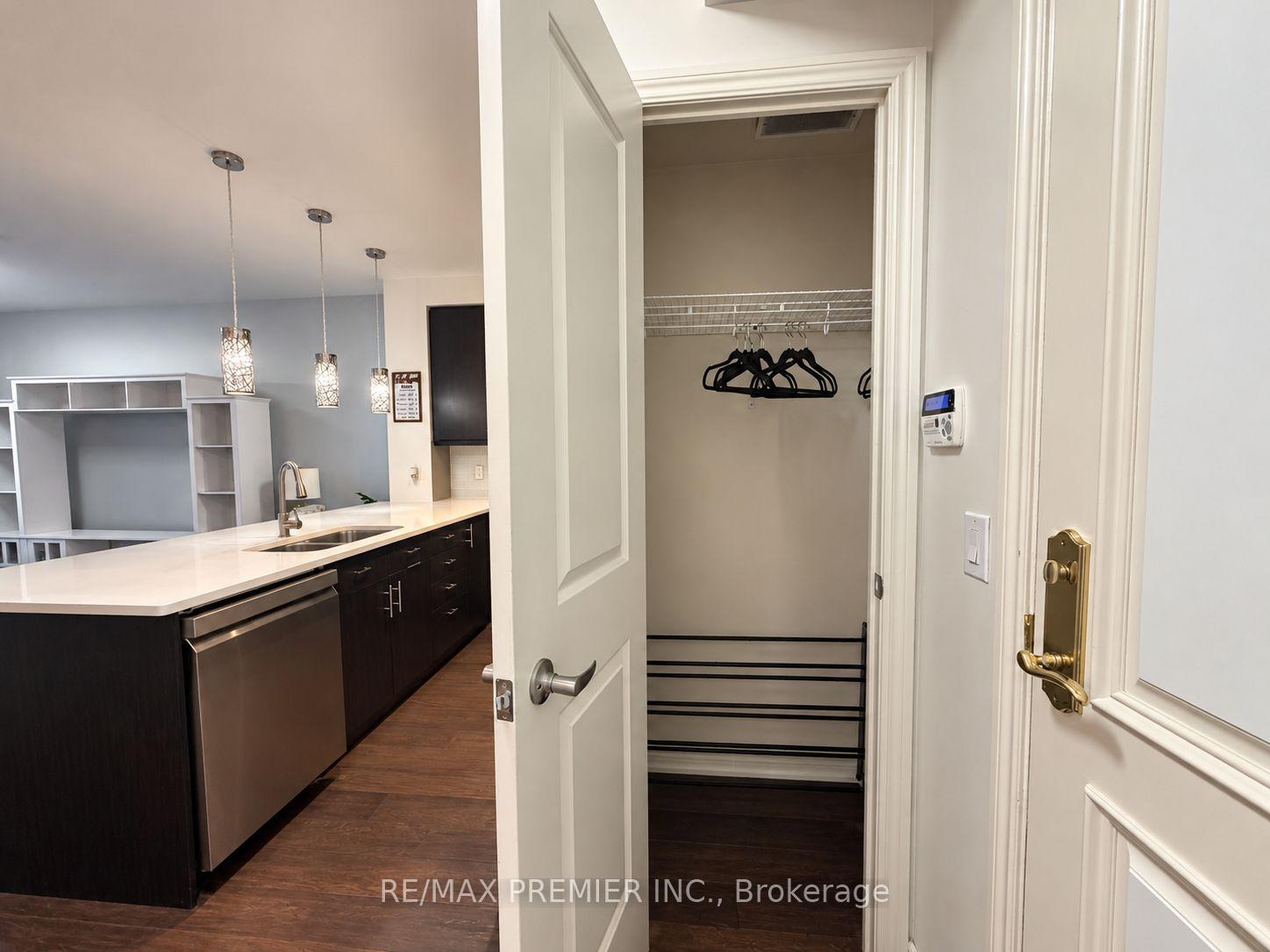 Photo 6 of Unit 1009, 9245 Jane Street, Vaughan, Maple — HOMEH