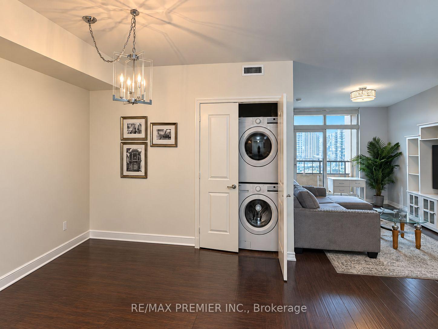 Photo 12 of Unit 1009, 9245 Jane Street, Vaughan, Maple — HOMEH