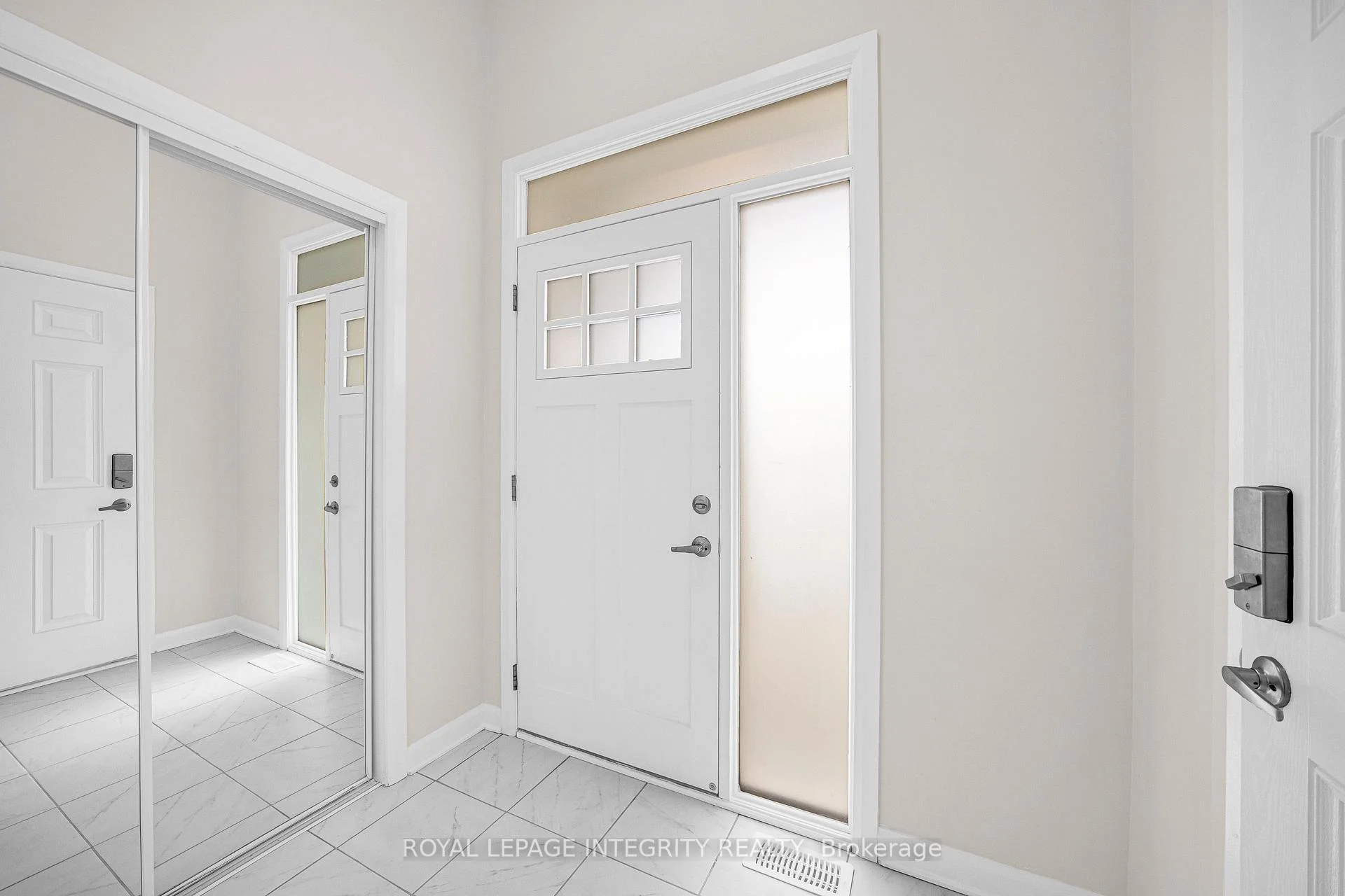 Photo 3 of 123 Chakra Street, Ottawa, Barrhaven - Heritage Park — HOMEH