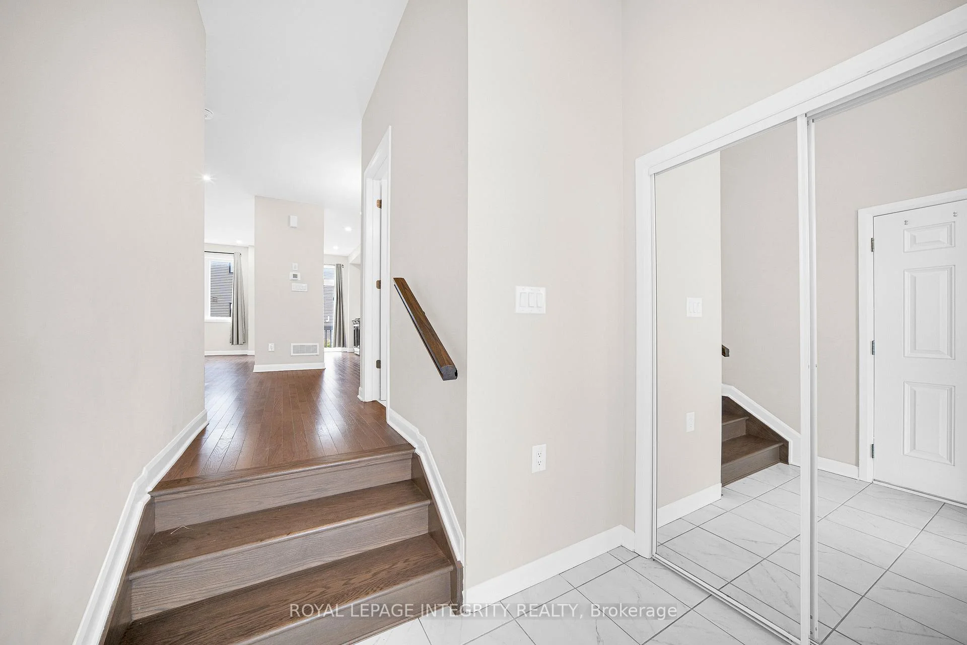 Photo 5 of 123 Chakra Street, Ottawa, Barrhaven - Heritage Park — HOMEH
