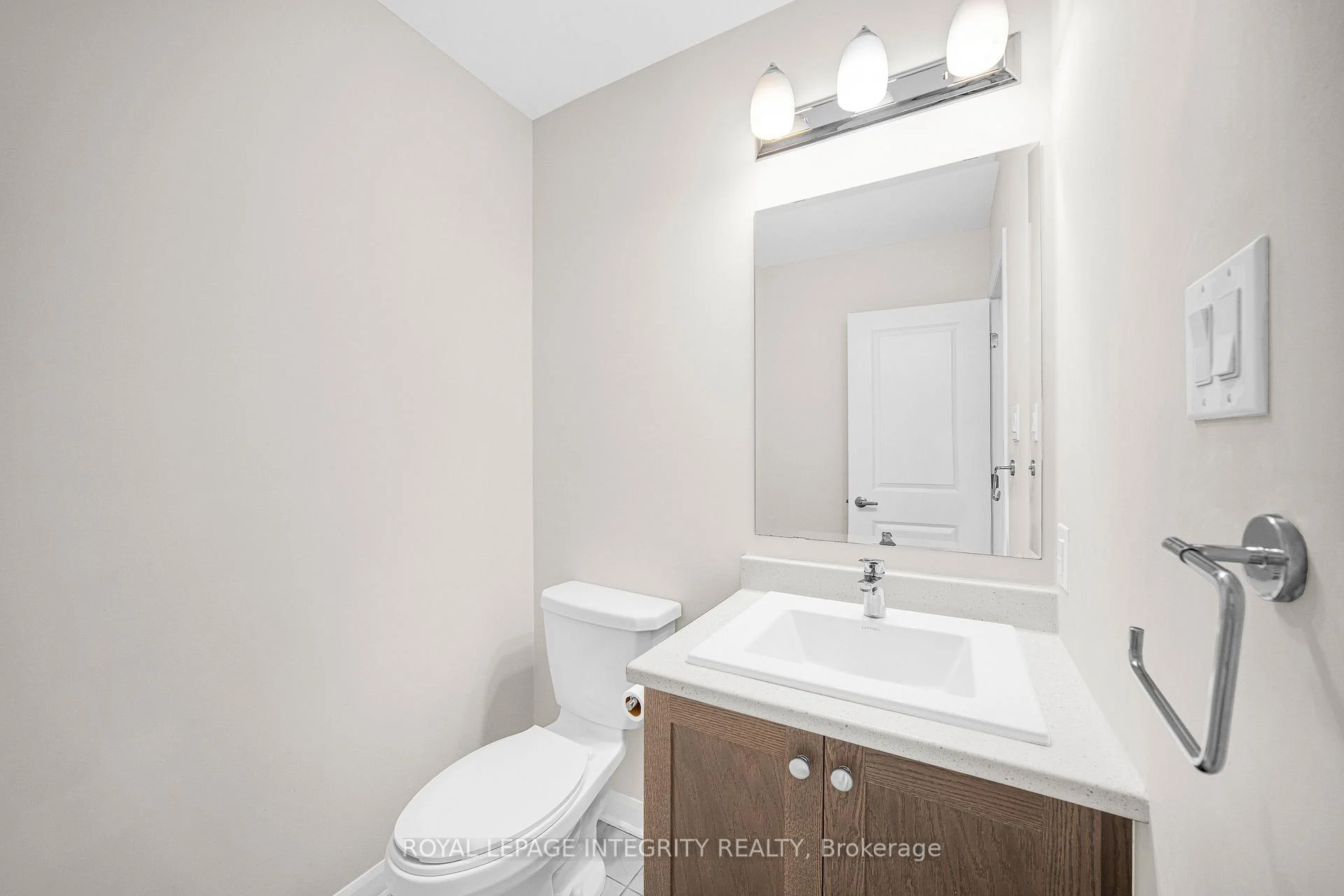 Photo 7 of 123 Chakra Street, Ottawa, Barrhaven - Heritage Park — HOMEH
