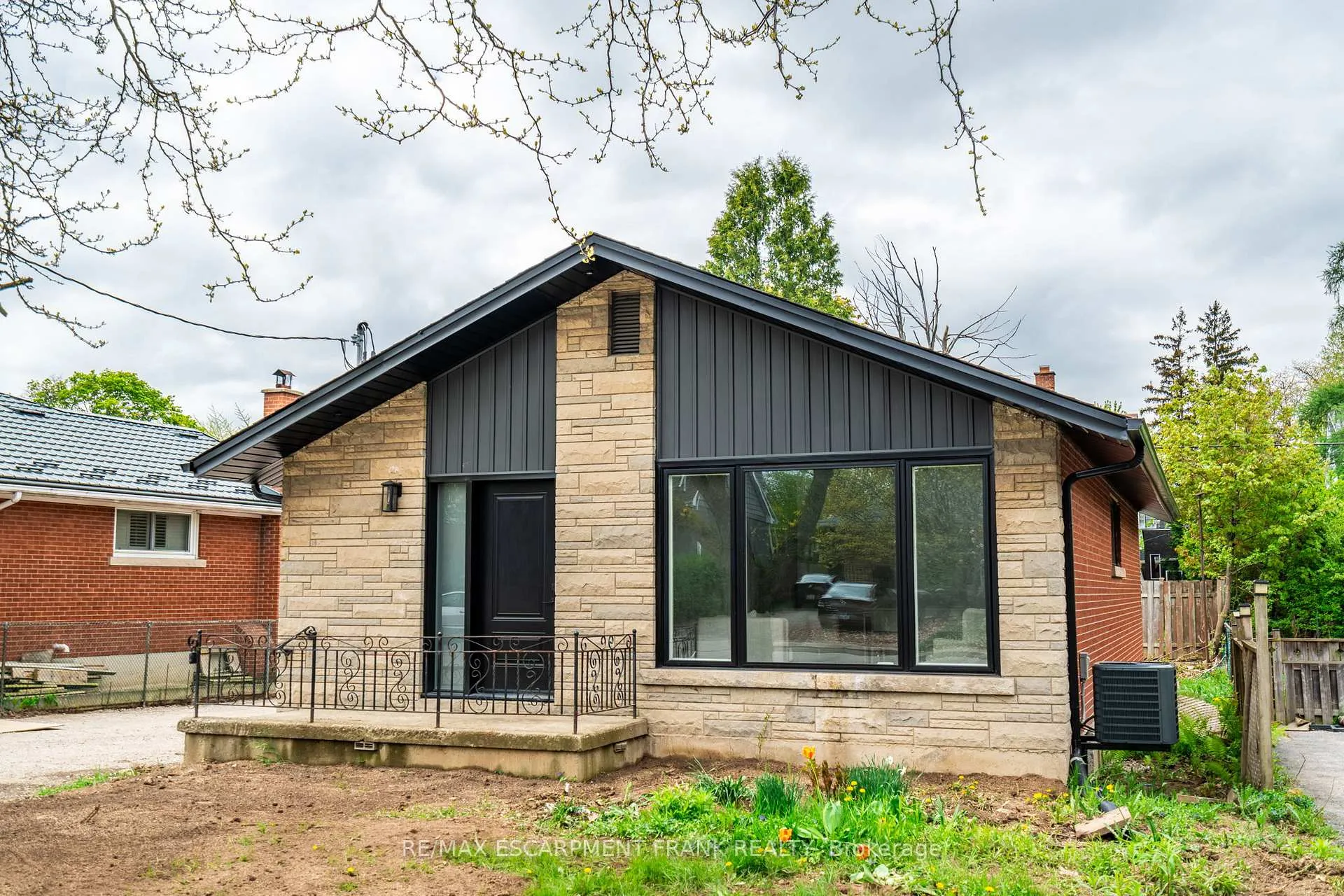 Photo 1 of Unit 1, 258 West 31ST Street, Hamilton, Westcliffe — HOMEH