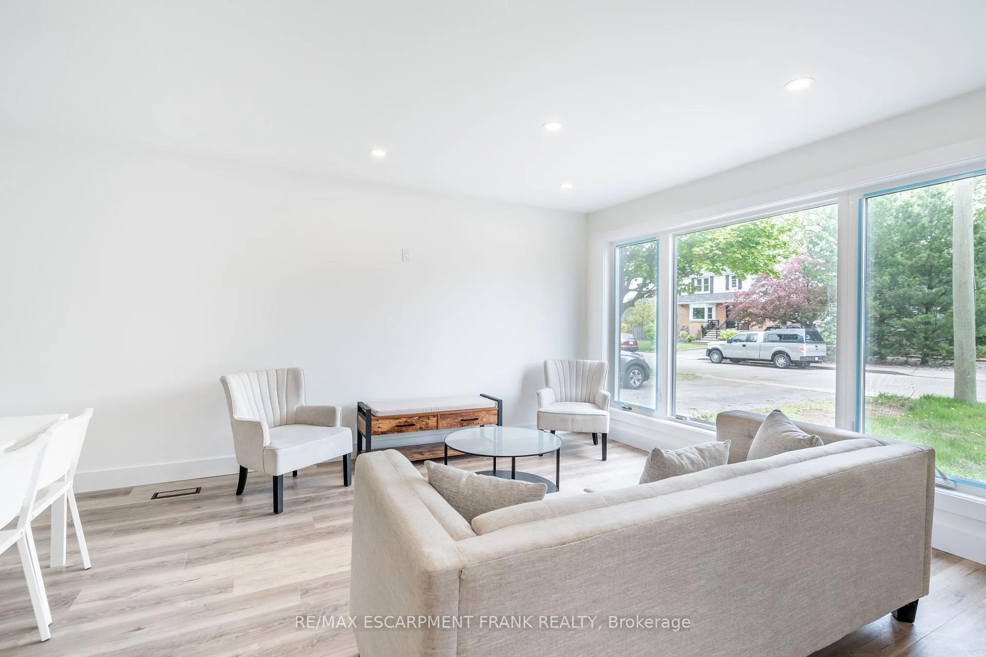 Photo 9 of Unit 1, 258 West 31ST Street, Hamilton, Westcliffe — HOMEH
